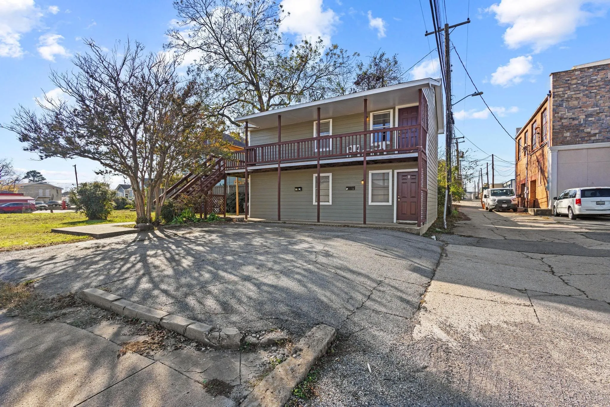 Duplex For Rent in Grayson County , 115 S Mirick Avenue B, Denison, Texas 75020, 1 Bedroom, 1 Bathroom, Garage spaces, 557 Sqft, built in 1930, mls#21407884, Real Estate Agent in Denison, Homes For Rent in Grayson county, Homes For Rent in Denison, Realtor in Denison Texas, Real Estate Brokerage Independent Realty Texas, Luminita Cordes Realtor