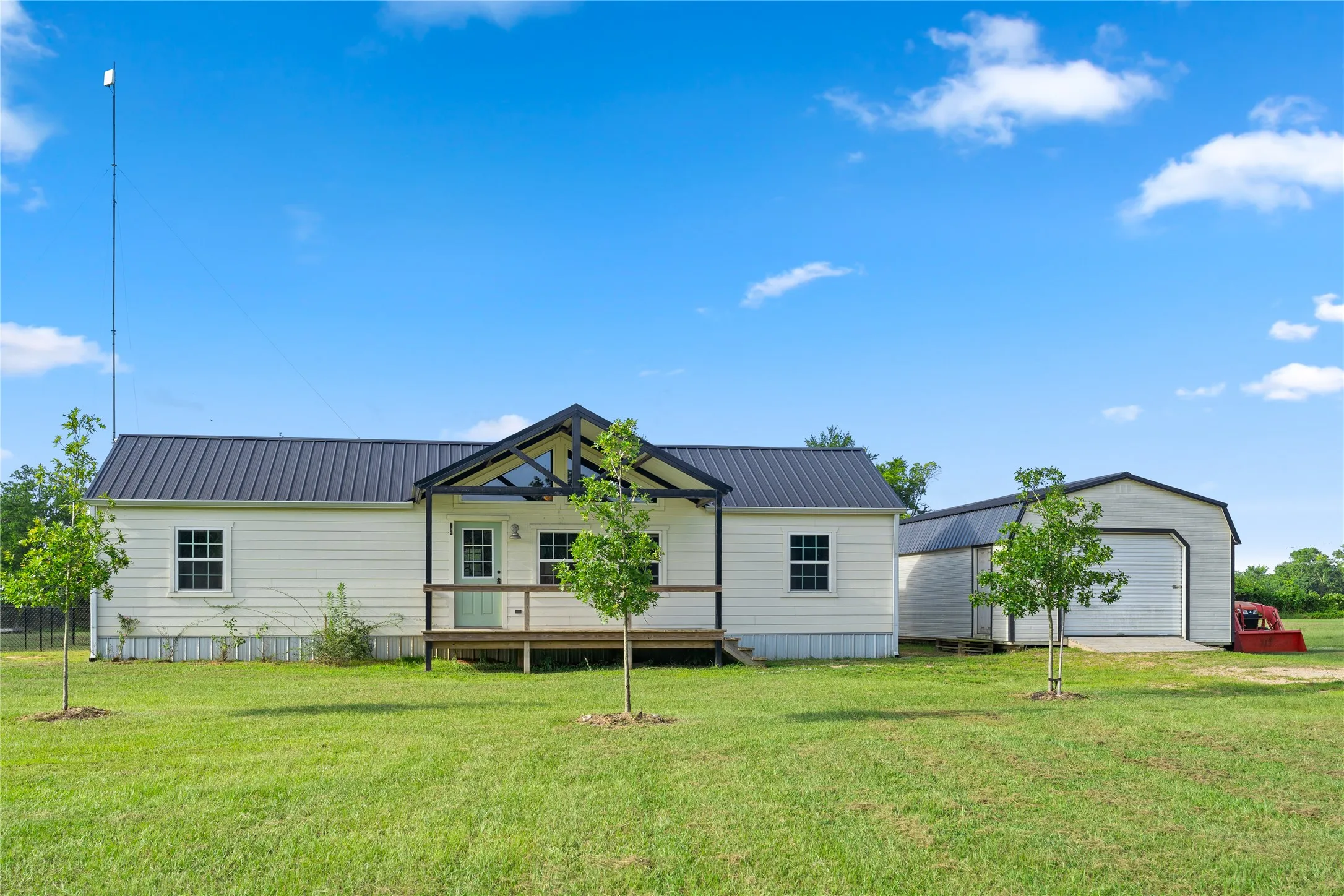 Single Family Residence For Rent in Wood County , 1001 County Road 1350, Quitman, Texas 75783, 3 Bedroom, 2 Bathroom, Garage spaces, 1,224 Sqft, built in 2022, mls#21407341, Real Estate Agent in Quitman, Homes For Rent in Wood county, Homes For Rent in Quitman, Realtor in Quitman Texas, Real Estate Brokerage Independent Realty Texas, Luminita Cordes Realtor