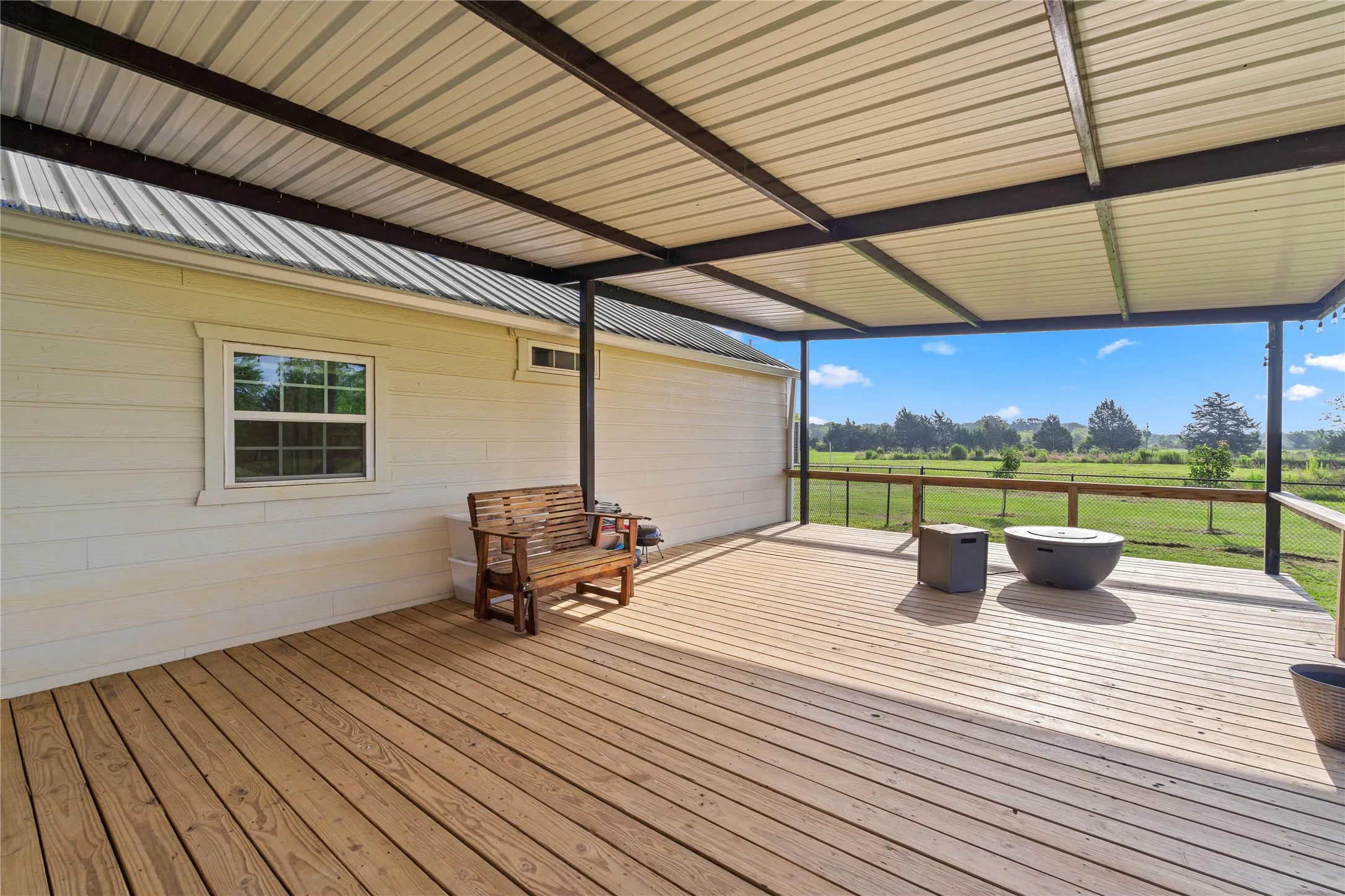 Single Family Residence For Rent in Wood County , 1001 County Road 1350, Quitman, Texas 75783, 3 Bedroom, 2 Bathroom, Garage spaces, 1,224 Sqft, built in 2022, mls#21407341, Real Estate Agent in Quitman, Homes For Rent in Wood county, Homes For Rent in Quitman, Realtor in Quitman Texas, Real Estate Brokerage Independent Realty Texas, Luminita Cordes Realtor