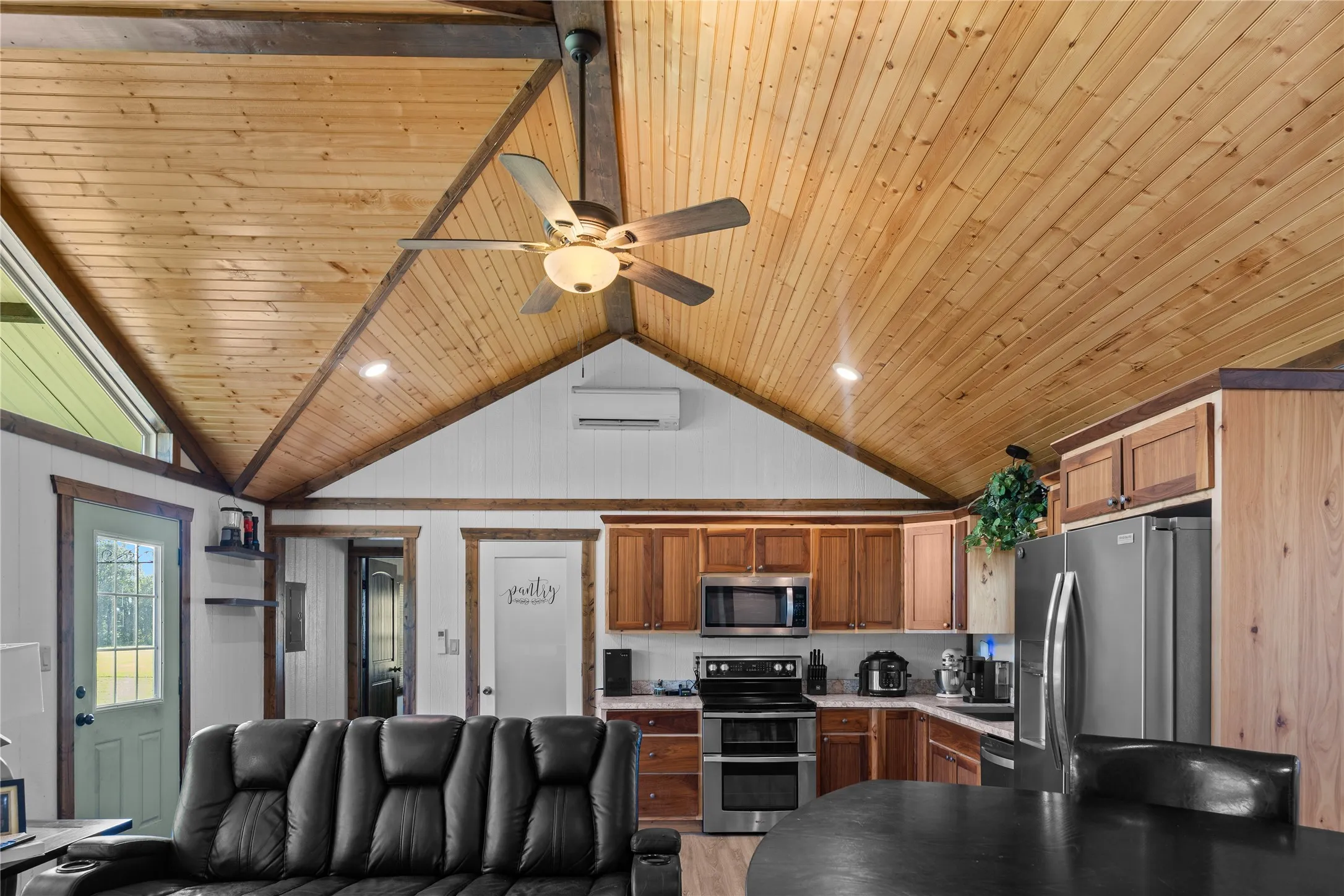 Single Family Residence For Rent in Wood County , 1001 County Road 1350, Quitman, Texas 75783, 3 Bedroom, 2 Bathroom, Garage spaces, 1,224 Sqft, built in 2022, mls#21407341, Real Estate Agent in Quitman, Homes For Rent in Wood county, Homes For Rent in Quitman, Realtor in Quitman Texas, Real Estate Brokerage Independent Realty Texas, Luminita Cordes Realtor