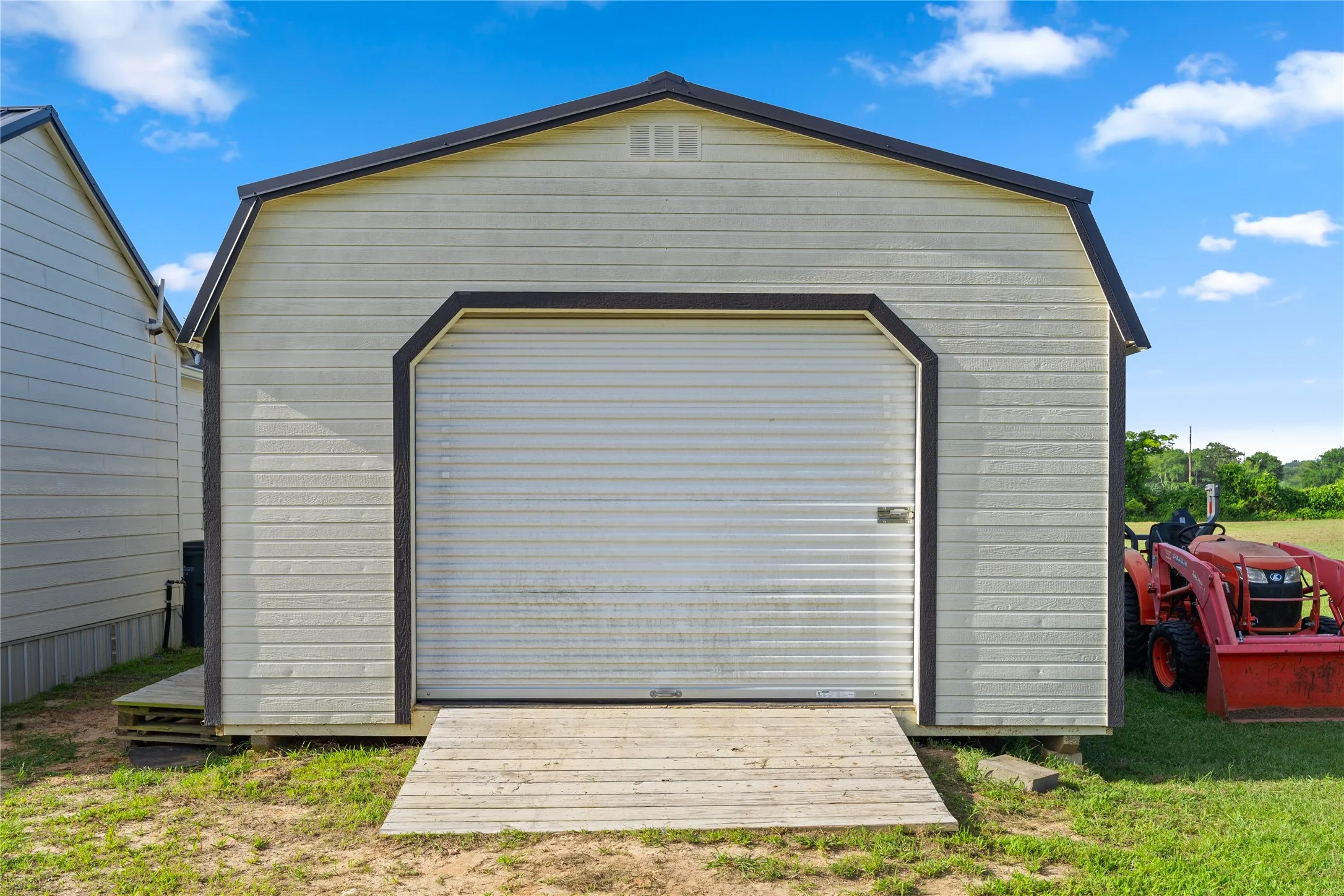 Single Family Residence For Rent in Wood County , 1001 County Road 1350, Quitman, Texas 75783, 3 Bedroom, 2 Bathroom, Garage spaces, 1,224 Sqft, built in 2022, mls#21407341, Real Estate Agent in Quitman, Homes For Rent in Wood county, Homes For Rent in Quitman, Realtor in Quitman Texas, Real Estate Brokerage Independent Realty Texas, Luminita Cordes Realtor
