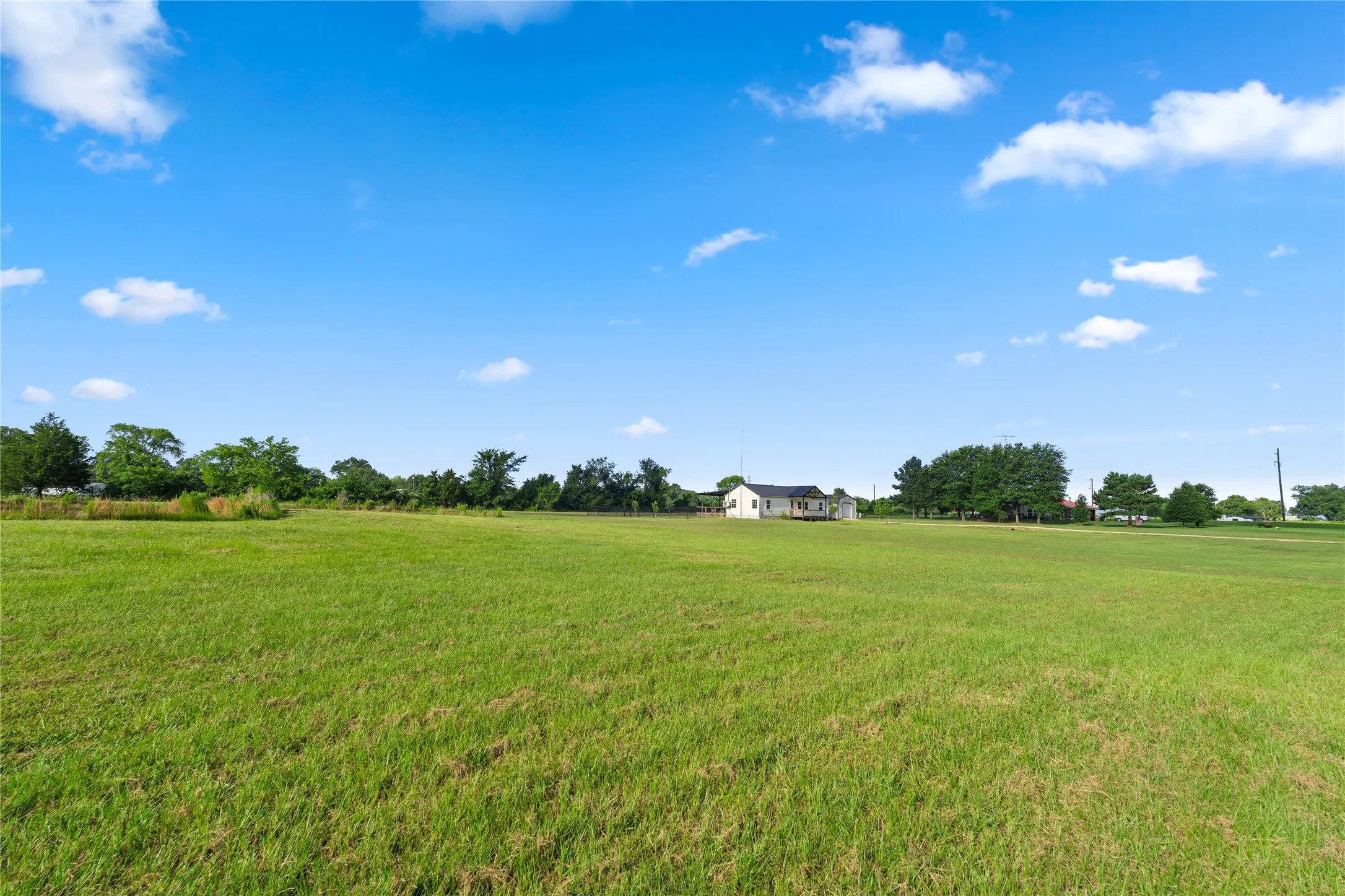 Single Family Residence For Rent in Wood County , 1001 County Road 1350, Quitman, Texas 75783, 3 Bedroom, 2 Bathroom, Garage spaces, 1,224 Sqft, built in 2022, mls#21407341, Real Estate Agent in Quitman, Homes For Rent in Wood county, Homes For Rent in Quitman, Realtor in Quitman Texas, Real Estate Brokerage Independent Realty Texas, Luminita Cordes Realtor