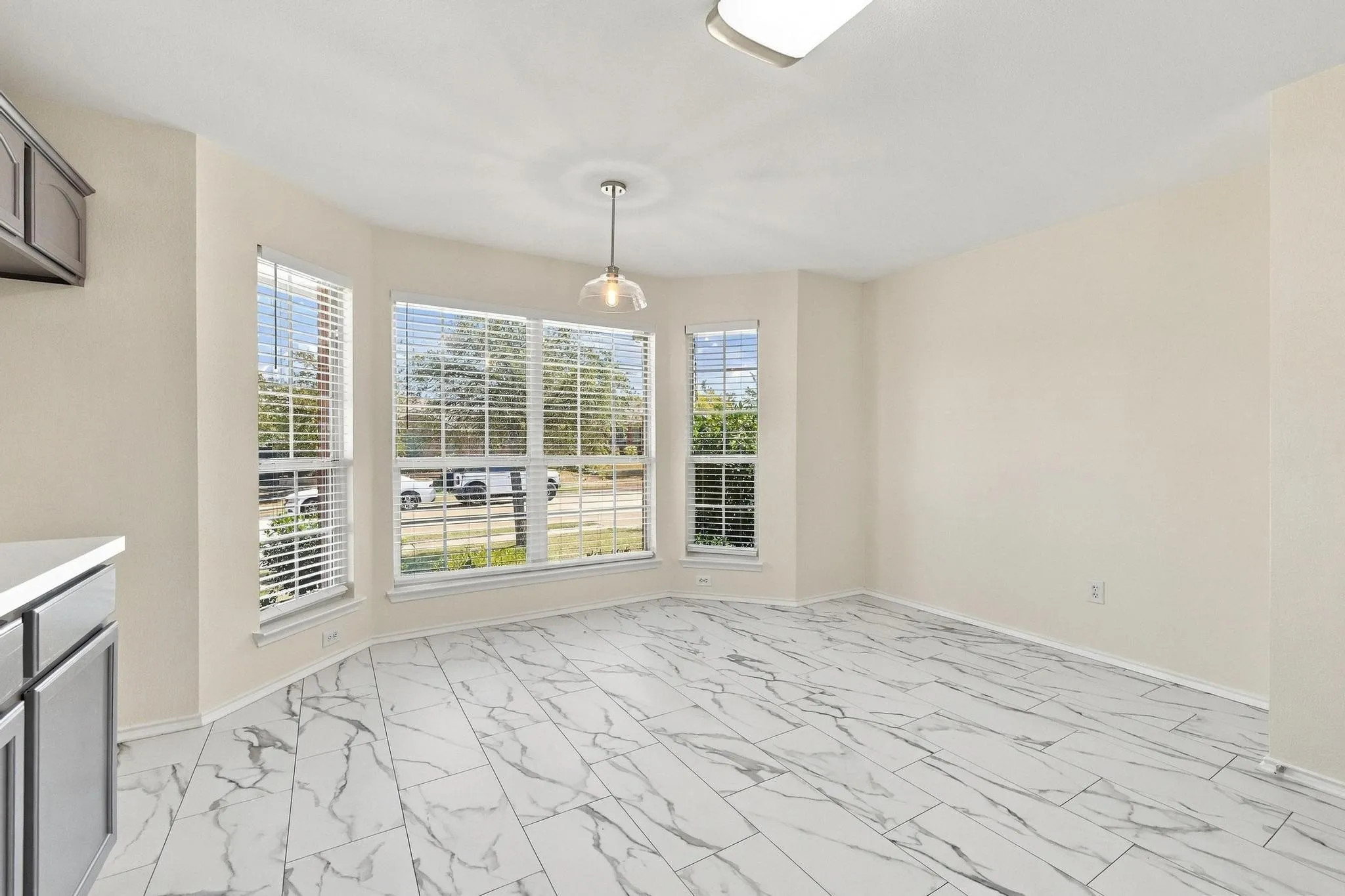 Bay window with multiple panes