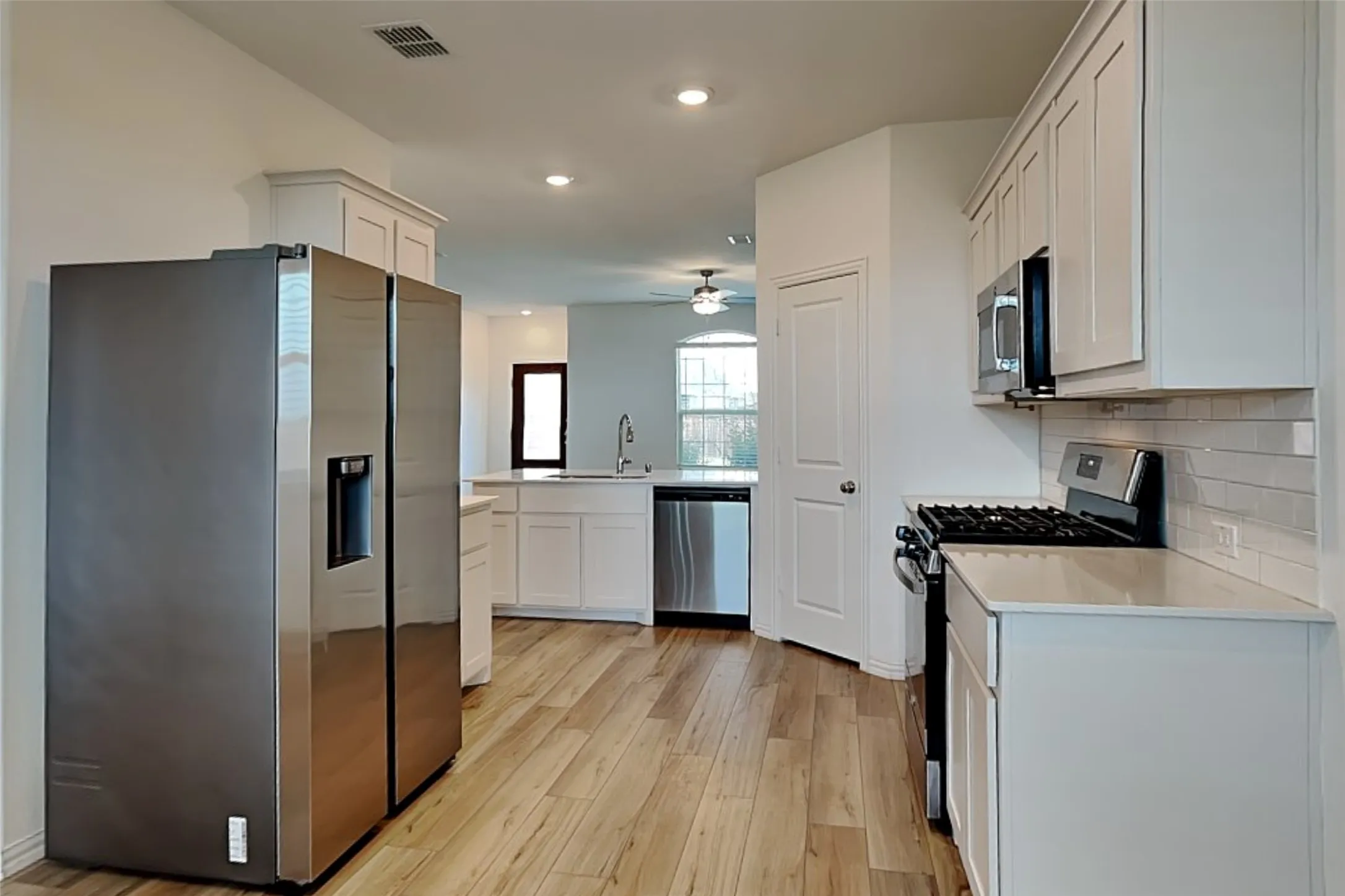 Single Family Residence For Rent in Denton County , 3409 Marino Drive, Little Elm, Texas 75068, 3 Bedroom, 2 Bathroom, 2 Garage spaces, 1,456 Sqft, built in 2023, mls#21407668, Real Estate Agent in Little Elm, Homes For Rent in Denton county, Homes For Rent in Little Elm, Realtor in Little Elm Texas, Real Estate Brokerage Independent Realty Texas, Luminita Cordes Realtor