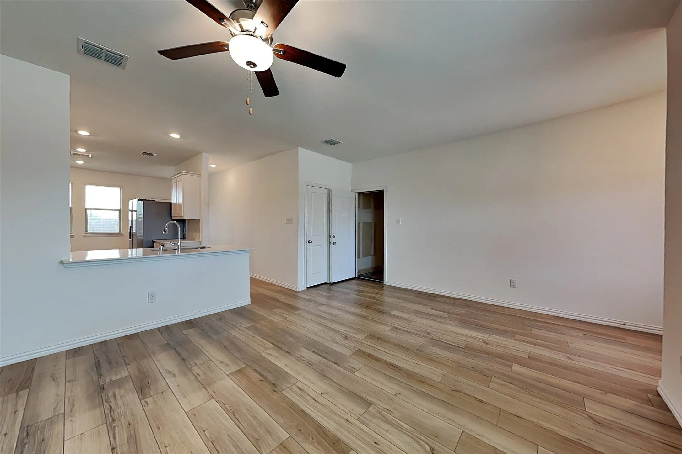 Single Family Residence For Rent in Denton County , 3409 Marino Drive, Little Elm, Texas 75068, 3 Bedroom, 2 Bathroom, 2 Garage spaces, 1,456 Sqft, built in 2023, mls#21407668, Real Estate Agent in Little Elm, Homes For Rent in Denton county, Homes For Rent in Little Elm, Realtor in Little Elm Texas, Real Estate Brokerage Independent Realty Texas, Luminita Cordes Realtor