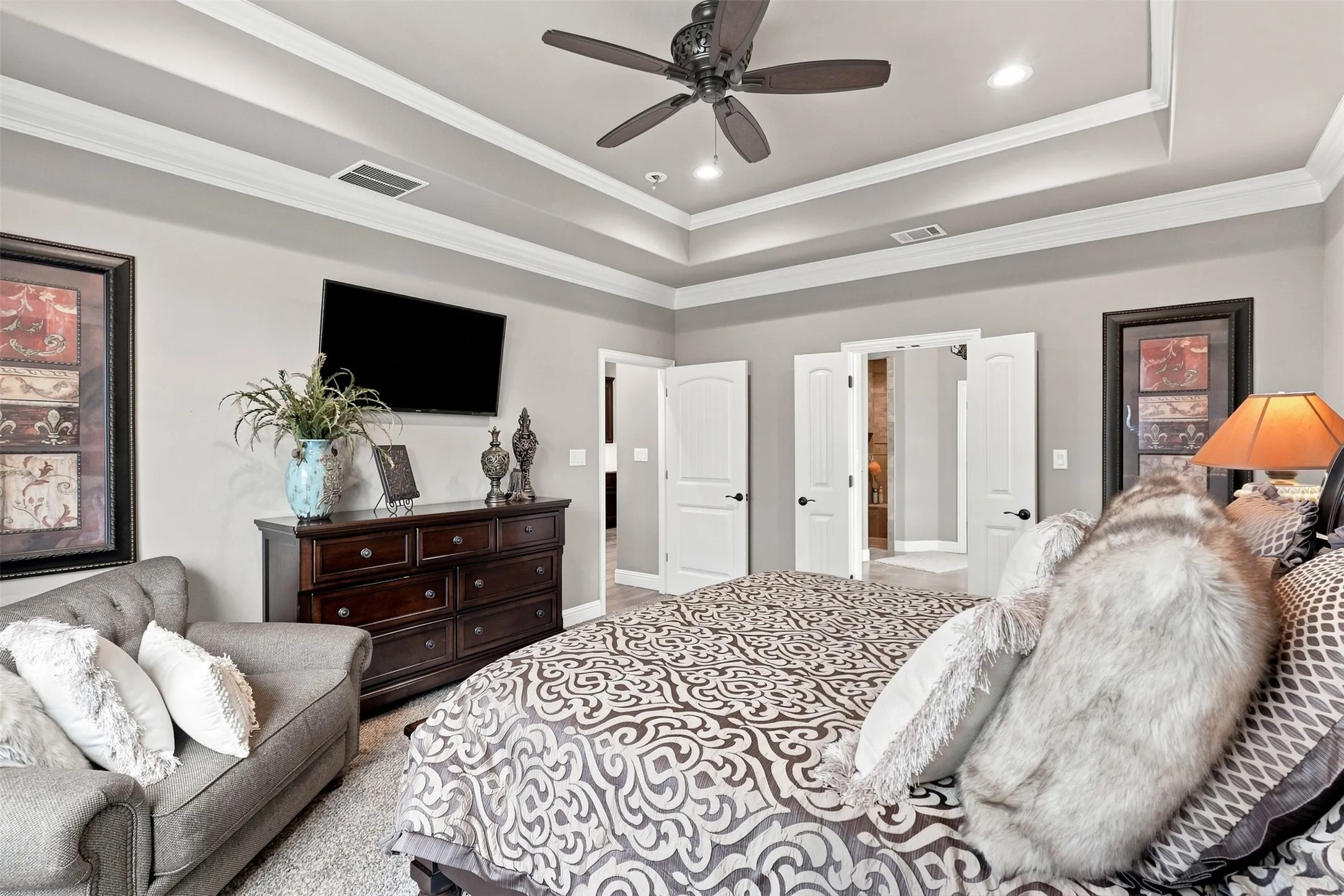 Single Family Residence For Sale in Hood County , 1601 Malibu Bay Court, Granbury, Texas 76048, 4 Bedroom, 4 Bathroom, 3 Garage spaces, 3,294 Sqft, built in 2017, mls#21407898, Real Estate Agent in Granbury, Homes For Sale in Hood county, Homes For Sale in Granbury, Realtor in Granbury Texas, Real Estate Brokerage Independent Realty Texas, Luminita Cordes Realtor