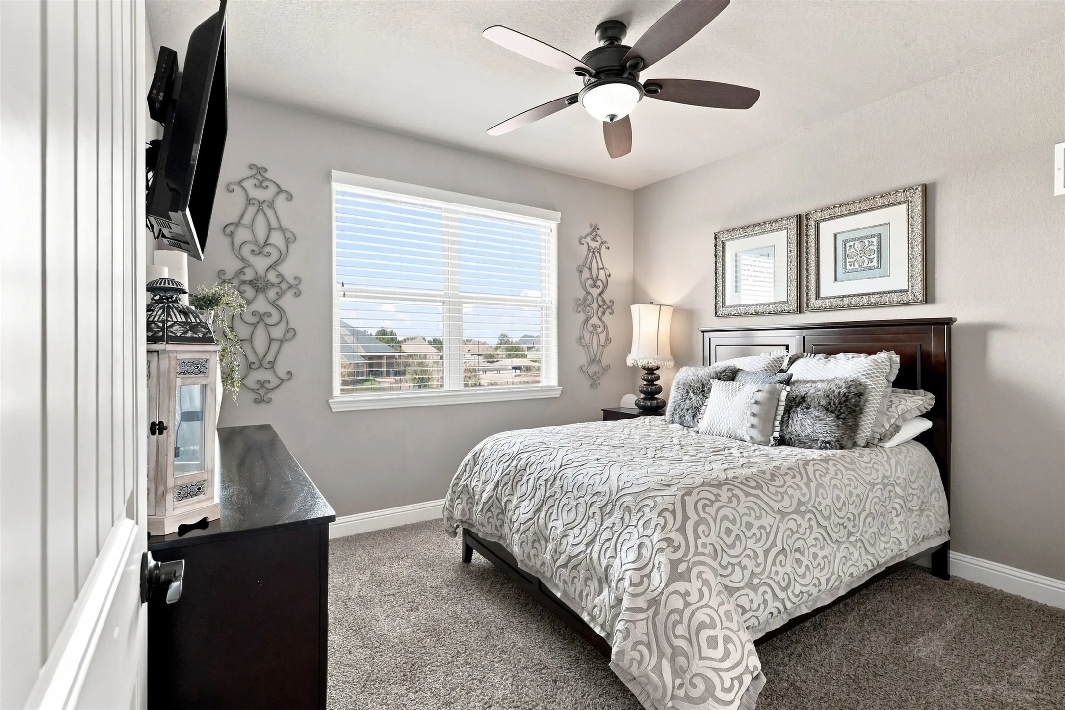 Single Family Residence For Sale in Hood County , 1601 Malibu Bay Court, Granbury, Texas 76048, 4 Bedroom, 4 Bathroom, 3 Garage spaces, 3,294 Sqft, built in 2017, mls#21407898, Real Estate Agent in Granbury, Homes For Sale in Hood county, Homes For Sale in Granbury, Realtor in Granbury Texas, Real Estate Brokerage Independent Realty Texas, Luminita Cordes Realtor