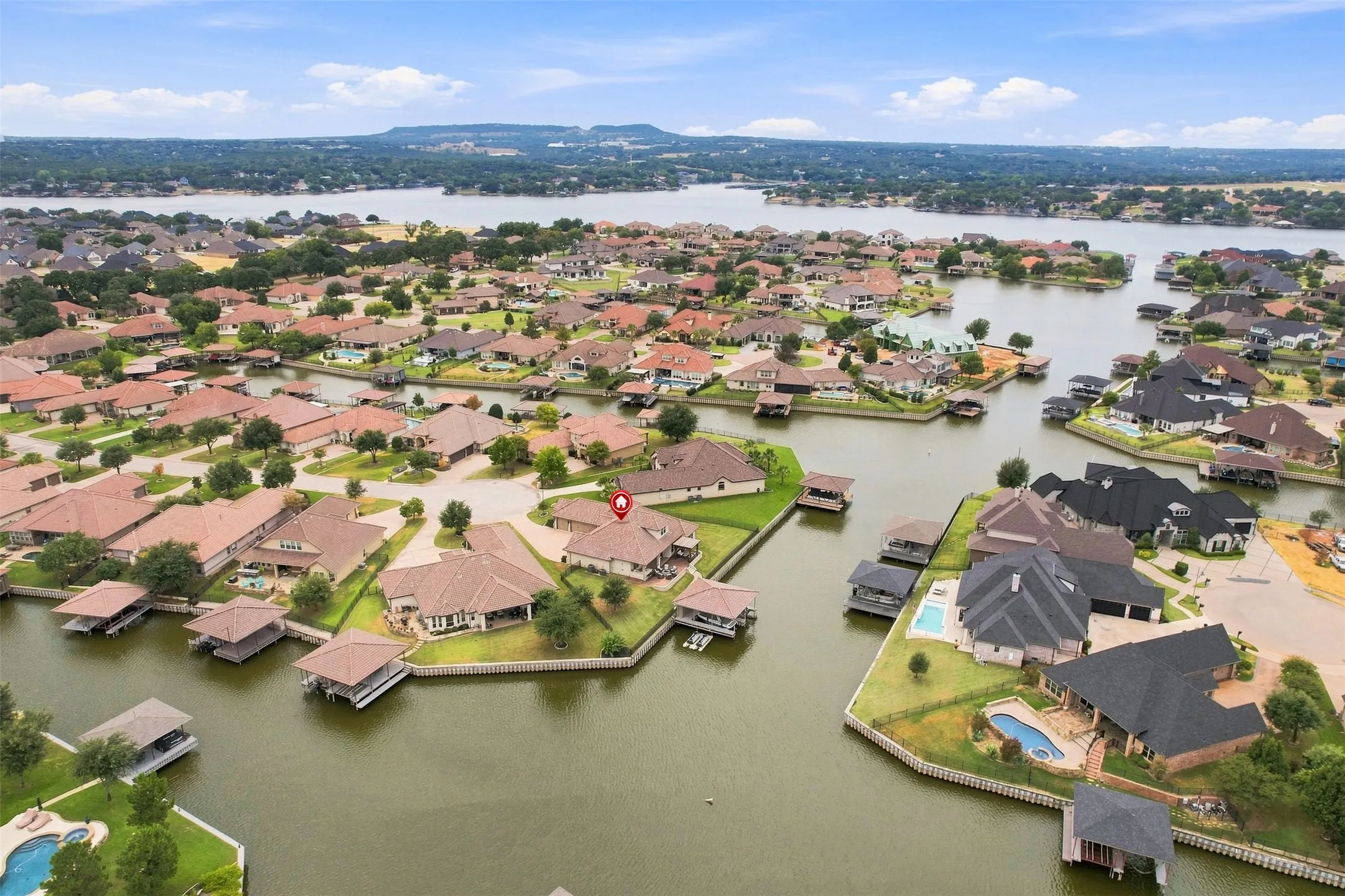 Single Family Residence For Sale in Hood County , 1601 Malibu Bay Court, Granbury, Texas 76048, 4 Bedroom, 4 Bathroom, 3 Garage spaces, 3,294 Sqft, built in 2017, mls#21407898, Real Estate Agent in Granbury, Homes For Sale in Hood county, Homes For Sale in Granbury, Realtor in Granbury Texas, Real Estate Brokerage Independent Realty Texas, Luminita Cordes Realtor