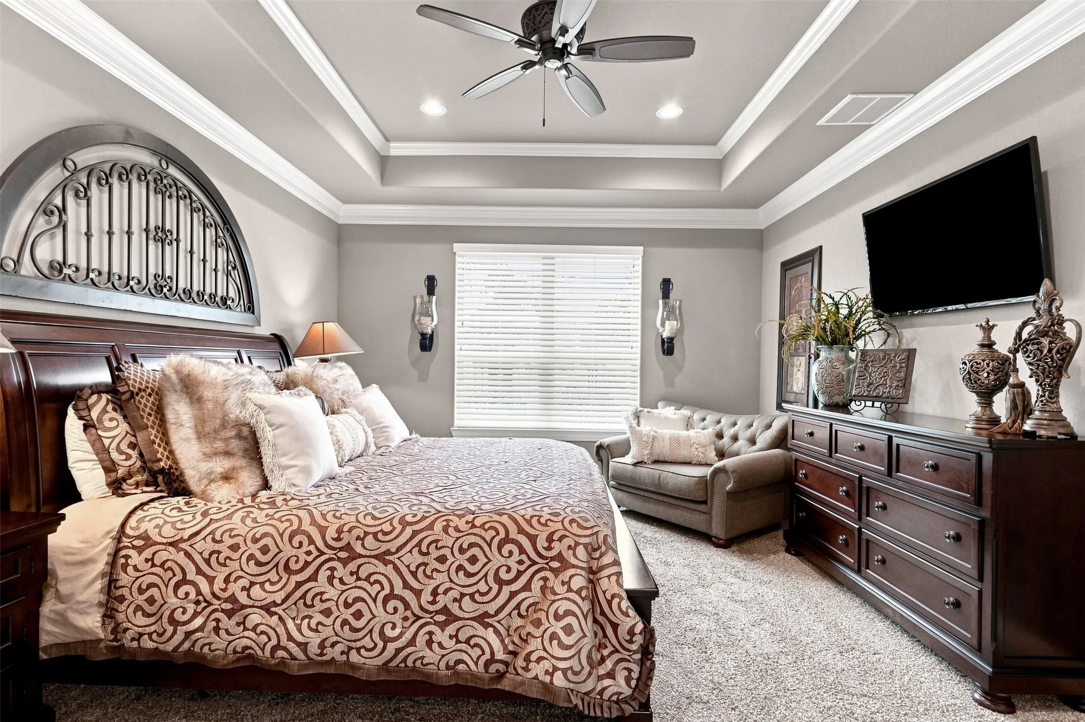 Single Family Residence For Sale in Hood County , 1601 Malibu Bay Court, Granbury, Texas 76048, 4 Bedroom, 4 Bathroom, 3 Garage spaces, 3,294 Sqft, built in 2017, mls#21407898, Real Estate Agent in Granbury, Homes For Sale in Hood county, Homes For Sale in Granbury, Realtor in Granbury Texas, Real Estate Brokerage Independent Realty Texas, Luminita Cordes Realtor