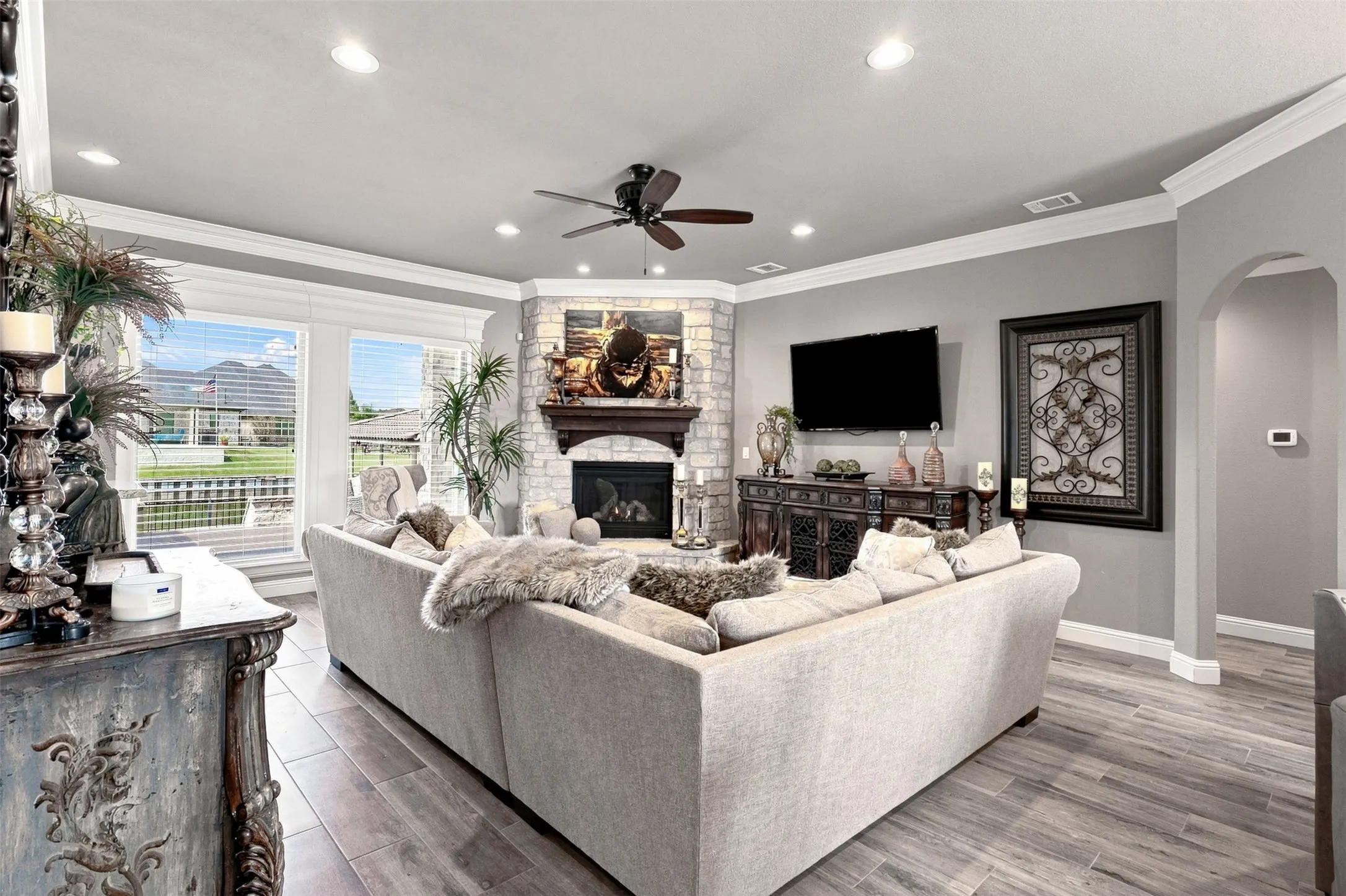 Single Family Residence For Sale in Hood County , 1601 Malibu Bay Court, Granbury, Texas 76048, 4 Bedroom, 4 Bathroom, 3 Garage spaces, 3,294 Sqft, built in 2017, mls#21407898, Real Estate Agent in Granbury, Homes For Sale in Hood county, Homes For Sale in Granbury, Realtor in Granbury Texas, Real Estate Brokerage Independent Realty Texas, Luminita Cordes Realtor