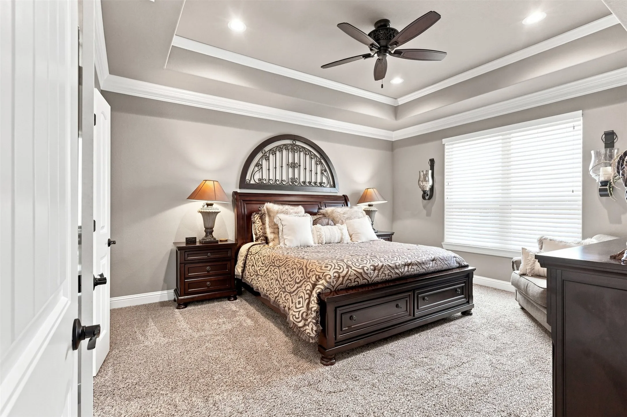 Single Family Residence For Sale in Hood County , 1601 Malibu Bay Court, Granbury, Texas 76048, 4 Bedroom, 4 Bathroom, 3 Garage spaces, 3,294 Sqft, built in 2017, mls#21407898, Real Estate Agent in Granbury, Homes For Sale in Hood county, Homes For Sale in Granbury, Realtor in Granbury Texas, Real Estate Brokerage Independent Realty Texas, Luminita Cordes Realtor