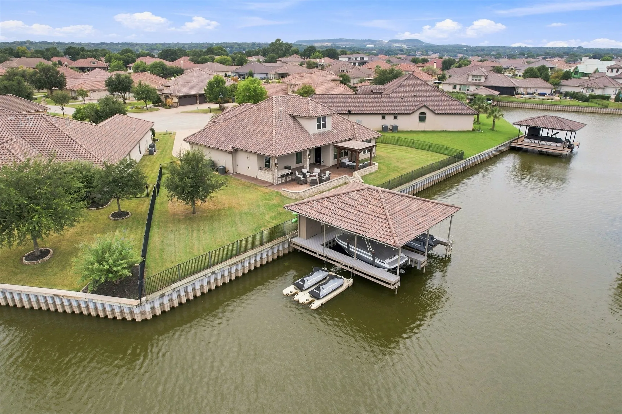 Single Family Residence For Sale in Hood County , 1601 Malibu Bay Court, Granbury, Texas 76048, 4 Bedroom, 4 Bathroom, 3 Garage spaces, 3,294 Sqft, built in 2017, mls#21407898, Real Estate Agent in Granbury, Homes For Sale in Hood county, Homes For Sale in Granbury, Realtor in Granbury Texas, Real Estate Brokerage Independent Realty Texas, Luminita Cordes Realtor