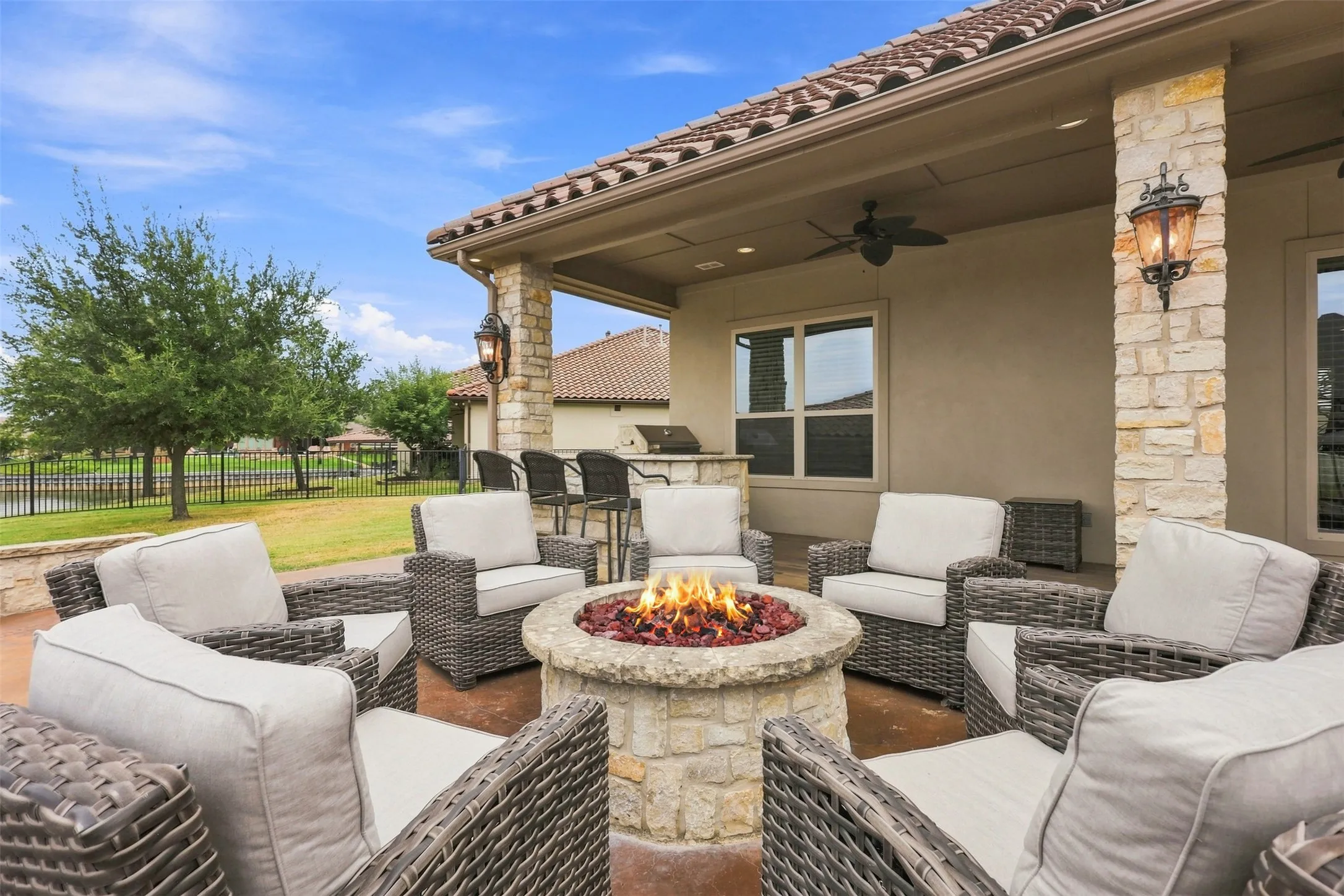 Single Family Residence For Sale in Hood County , 1601 Malibu Bay Court, Granbury, Texas 76048, 4 Bedroom, 4 Bathroom, 3 Garage spaces, 3,294 Sqft, built in 2017, mls#21407898, Real Estate Agent in Granbury, Homes For Sale in Hood county, Homes For Sale in Granbury, Realtor in Granbury Texas, Real Estate Brokerage Independent Realty Texas, Luminita Cordes Realtor