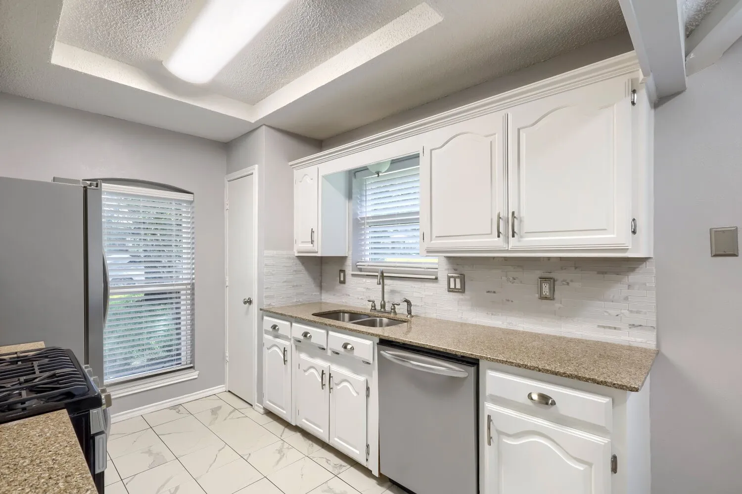 Single Family Residence For Sale in Dallas County , 504 Wisterglen Drive, De Soto, Texas 75115, 3 Bedroom, 2 Bathroom, 2 Garage spaces, 1,906 Sqft, built in 1984, mls#21403522, Real Estate Agent in De Soto, Homes For Sale in Dallas county, Homes For Sale in De Soto, Realtor in De Soto Texas, Real Estate Brokerage Independent Realty Texas, Luminita Cordes Realtor