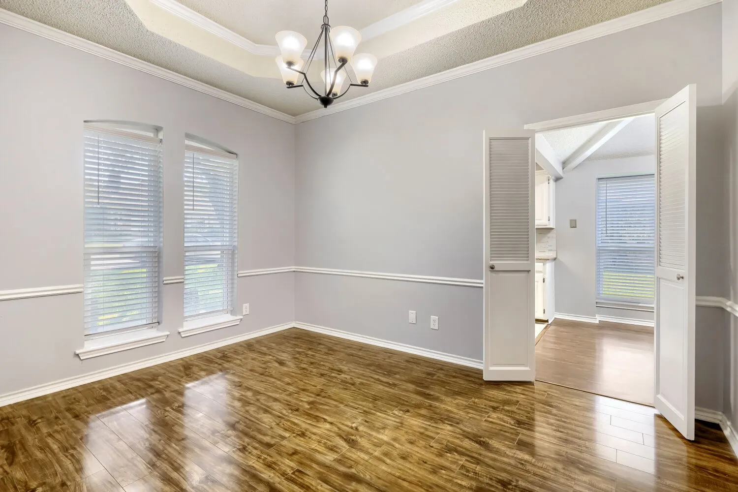 Single Family Residence For Sale in Dallas County , 504 Wisterglen Drive, De Soto, Texas 75115, 3 Bedroom, 2 Bathroom, 2 Garage spaces, 1,906 Sqft, built in 1984, mls#21403522, Real Estate Agent in De Soto, Homes For Sale in Dallas county, Homes For Sale in De Soto, Realtor in De Soto Texas, Real Estate Brokerage Independent Realty Texas, Luminita Cordes Realtor