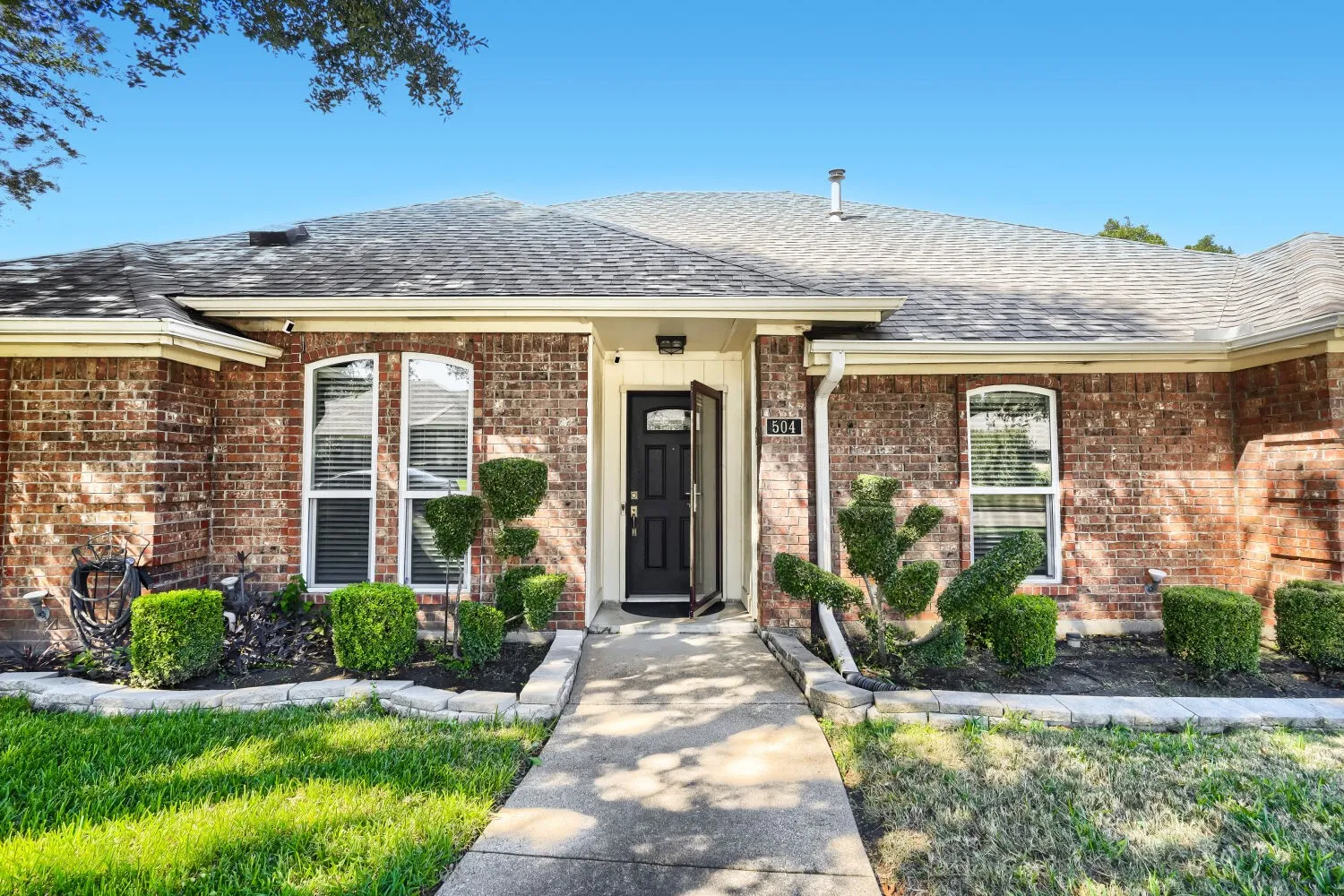 Single Family Residence For Sale