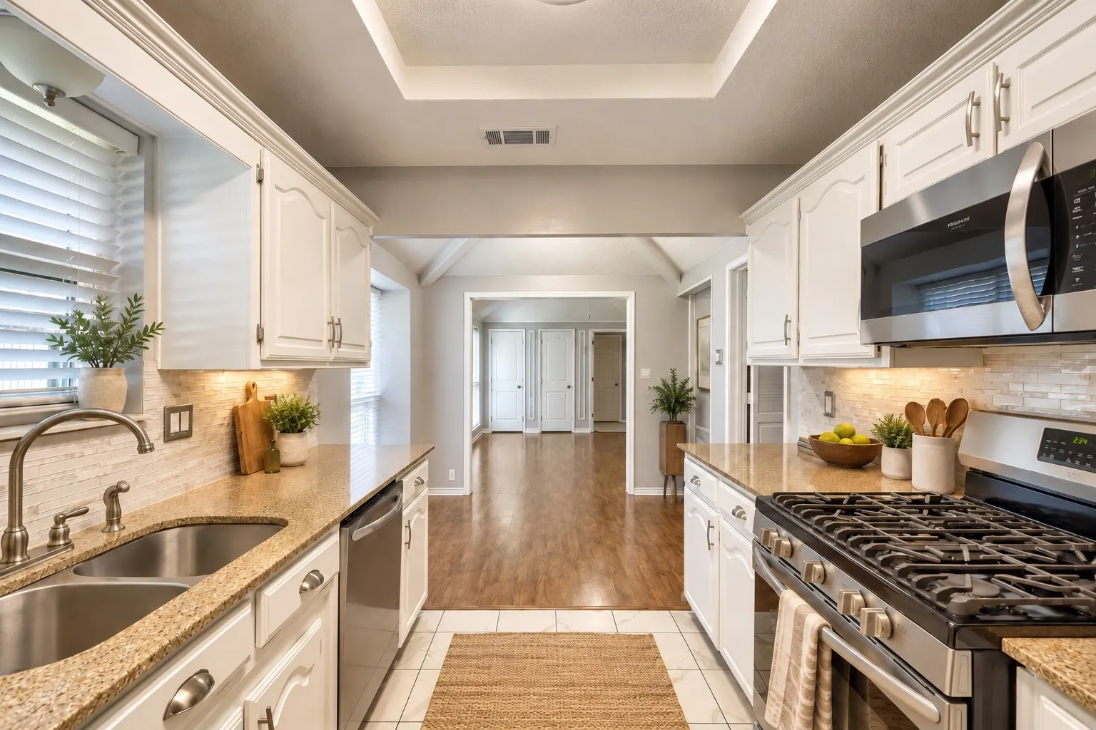 Single Family Residence For Sale in Dallas County , 504 Wisterglen Drive, De Soto, Texas 75115, 3 Bedroom, 2 Bathroom, 2 Garage spaces, 1,906 Sqft, built in 1984, mls#21403522, Real Estate Agent in De Soto, Homes For Sale in Dallas county, Homes For Sale in De Soto, Realtor in De Soto Texas, Real Estate Brokerage Independent Realty Texas, Luminita Cordes Realtor