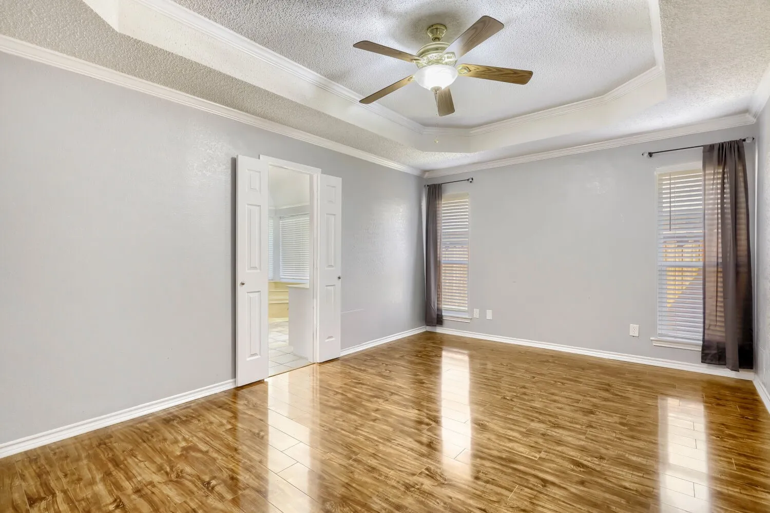 Single Family Residence For Sale in Dallas County , 504 Wisterglen Drive, De Soto, Texas 75115, 3 Bedroom, 2 Bathroom, 2 Garage spaces, 1,906 Sqft, built in 1984, mls#21403522, Real Estate Agent in De Soto, Homes For Sale in Dallas county, Homes For Sale in De Soto, Realtor in De Soto Texas, Real Estate Brokerage Independent Realty Texas, Luminita Cordes Realtor