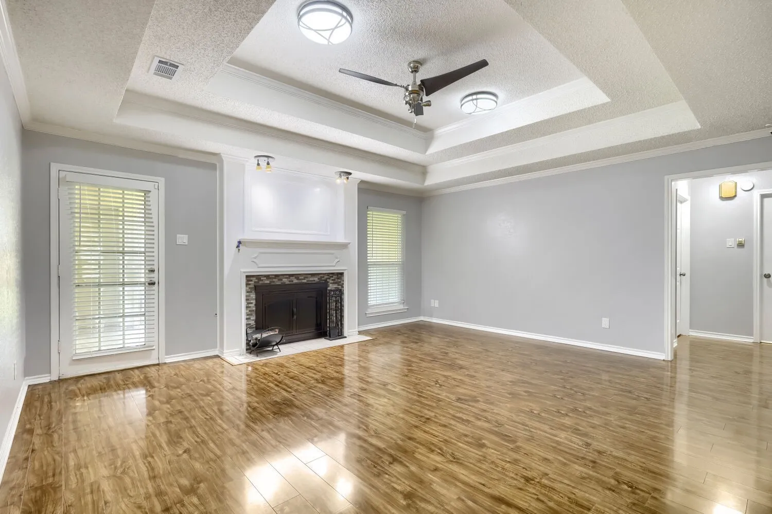 Single Family Residence For Sale in Dallas County , 504 Wisterglen Drive, De Soto, Texas 75115, 3 Bedroom, 2 Bathroom, 2 Garage spaces, 1,906 Sqft, built in 1984, mls#21403522, Real Estate Agent in De Soto, Homes For Sale in Dallas county, Homes For Sale in De Soto, Realtor in De Soto Texas, Real Estate Brokerage Independent Realty Texas, Luminita Cordes Realtor