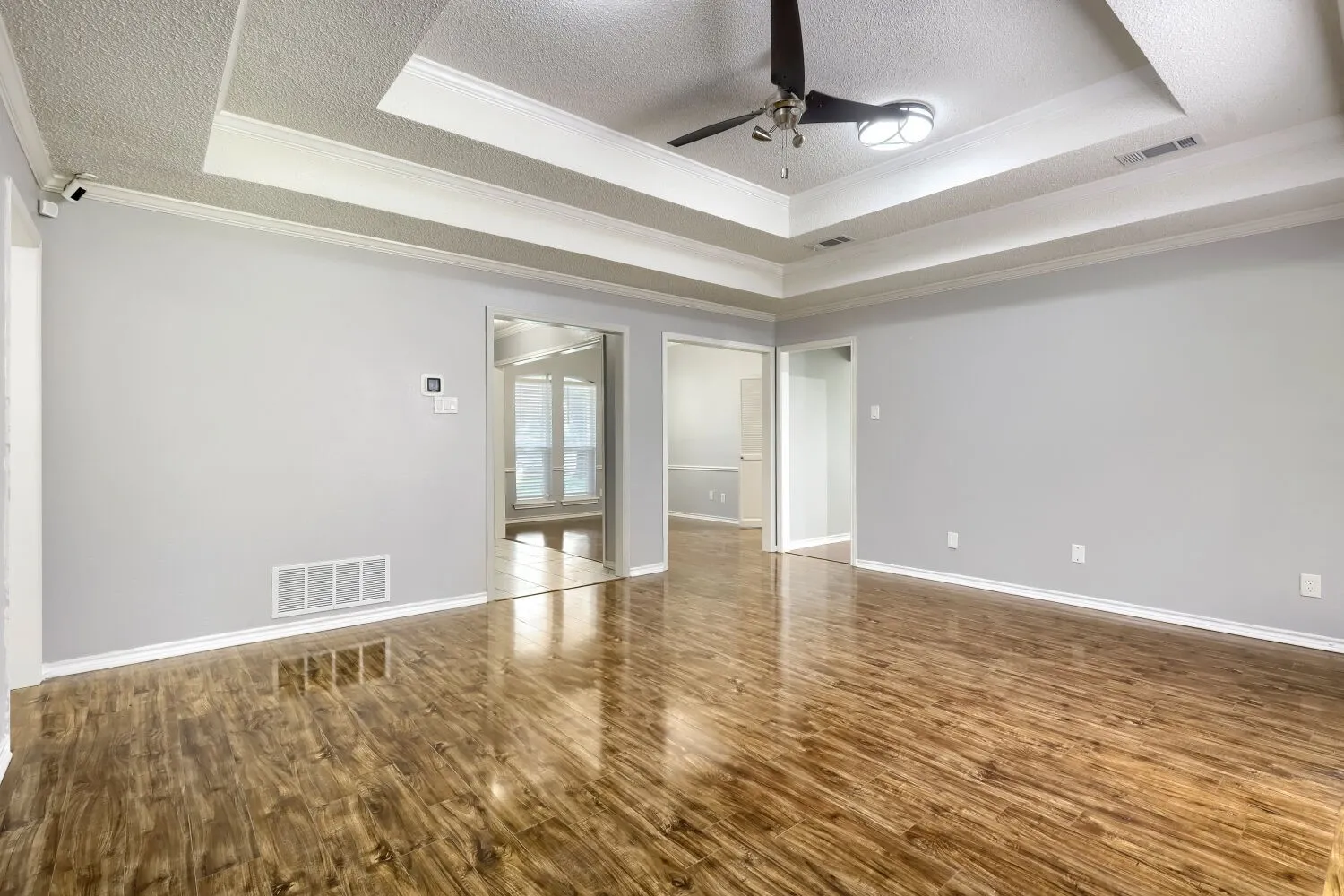 Single Family Residence For Sale in Dallas County , 504 Wisterglen Drive, De Soto, Texas 75115, 3 Bedroom, 2 Bathroom, 2 Garage spaces, 1,906 Sqft, built in 1984, mls#21403522, Real Estate Agent in De Soto, Homes For Sale in Dallas county, Homes For Sale in De Soto, Realtor in De Soto Texas, Real Estate Brokerage Independent Realty Texas, Luminita Cordes Realtor