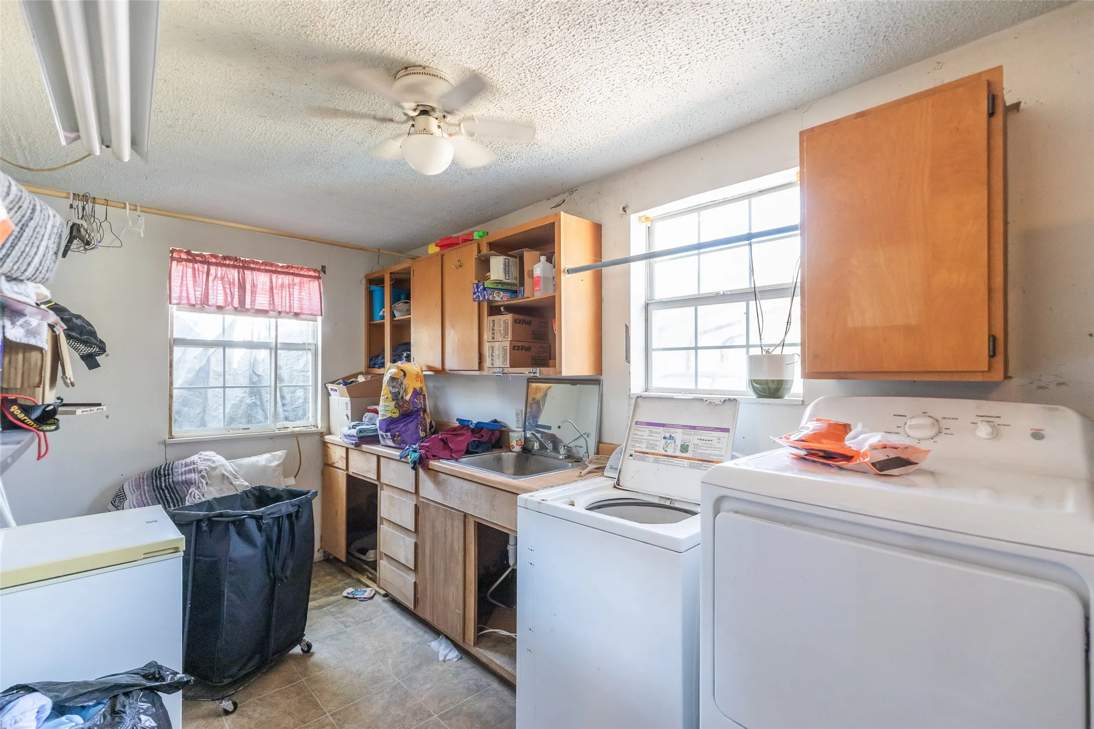 Single Family Residence For Sale in Taylor County , 1310 Cherry Street, Abilene, Texas 79602, 5 Bedroom, 2 Bathroom, Garage spaces, 2,051 Sqft, built in 1946, mls#21403503, Real Estate Agent in Abilene, Homes For Sale in Taylor county, Homes For Sale in Abilene, Realtor in Abilene Texas, Real Estate Brokerage Independent Realty Texas, Luminita Cordes Realtor