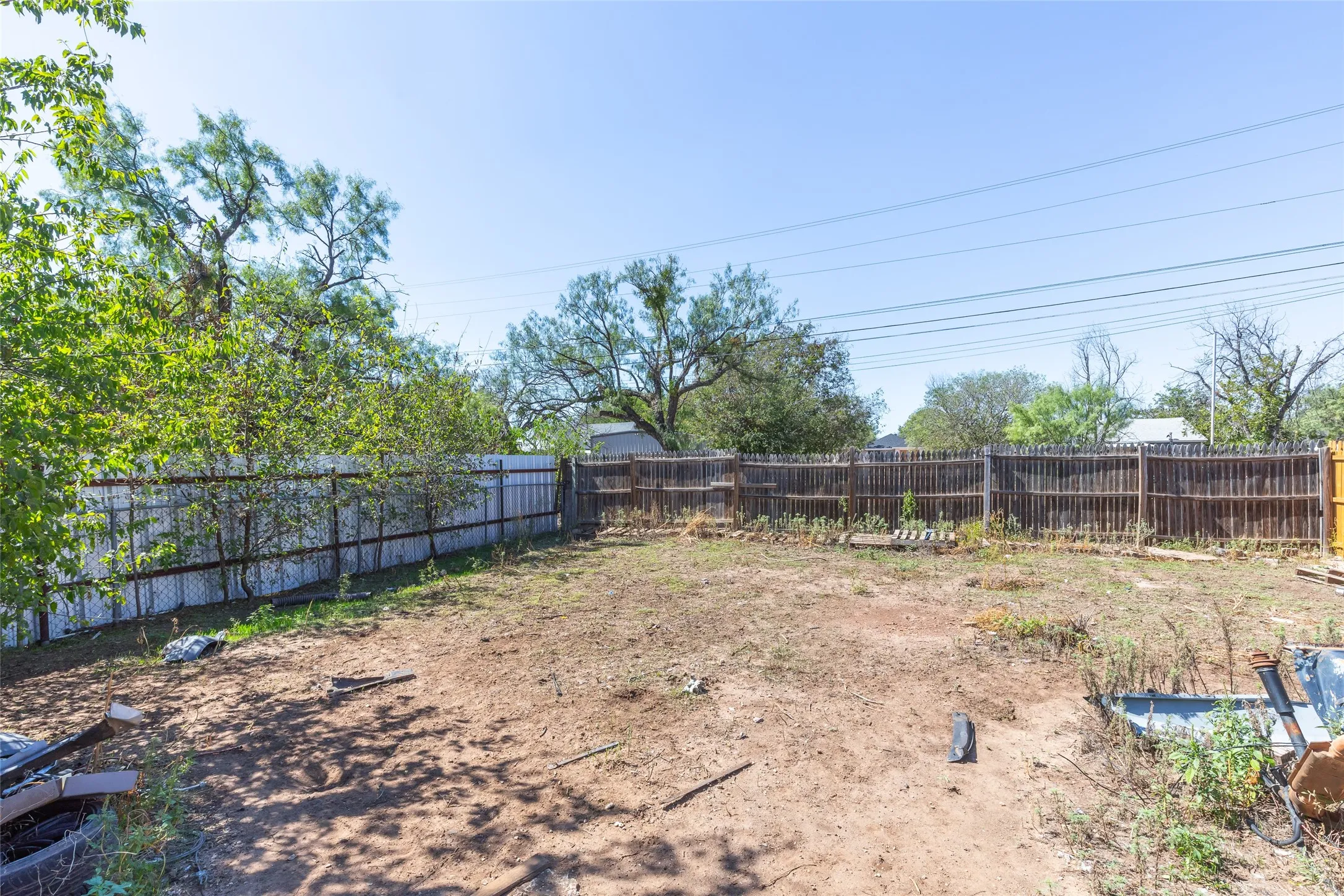 Single Family Residence For Sale in Taylor County , 1310 Cherry Street, Abilene, Texas 79602, 5 Bedroom, 2 Bathroom, Garage spaces, 2,051 Sqft, built in 1946, mls#21403503, Real Estate Agent in Abilene, Homes For Sale in Taylor county, Homes For Sale in Abilene, Realtor in Abilene Texas, Real Estate Brokerage Independent Realty Texas, Luminita Cordes Realtor