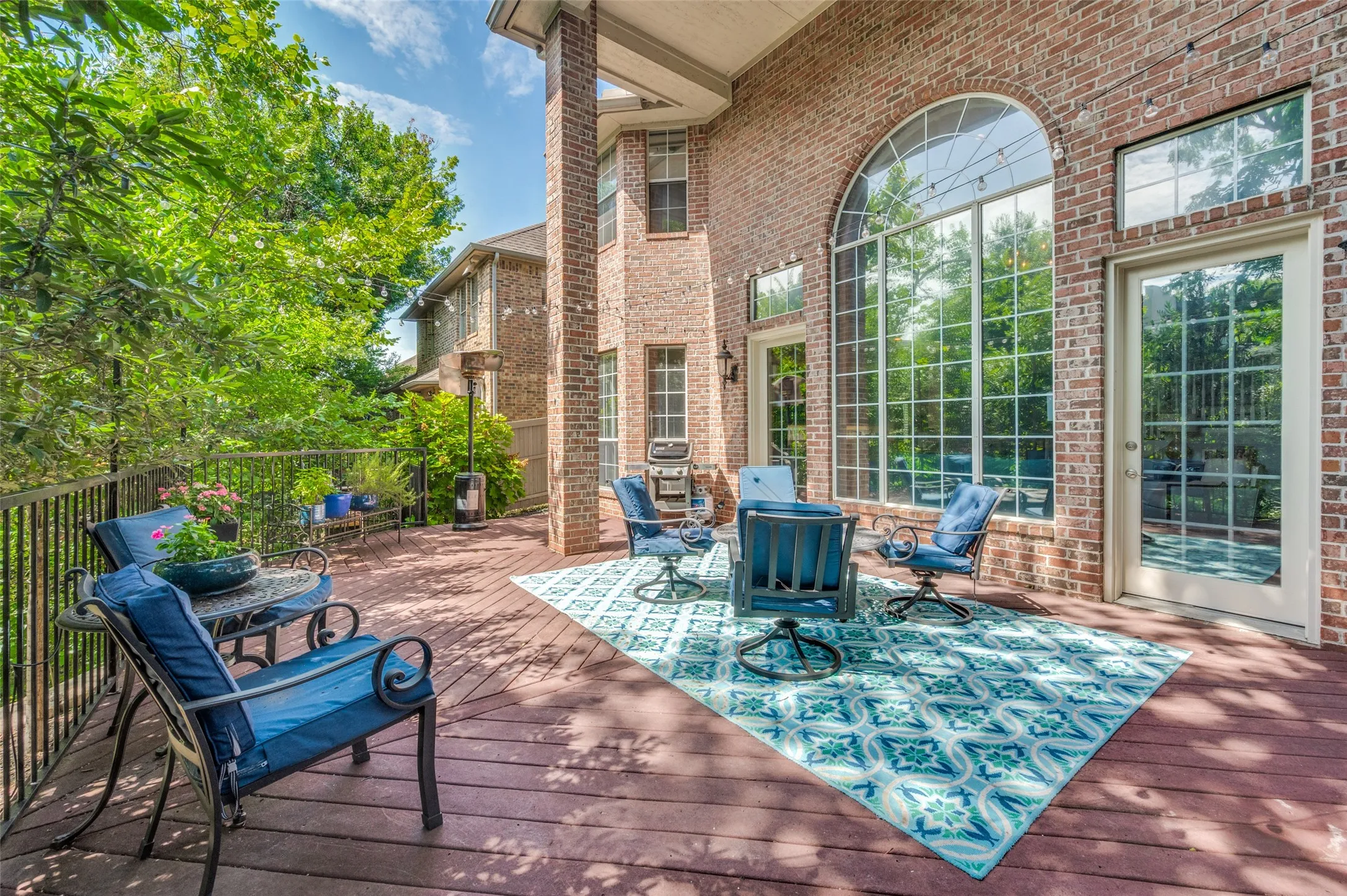 Single Family Residence For Sale in Dallas County , 9352 Stratford Way, Dallas, Texas 75220, 3 Bedroom, 3 Bathroom, 2 Garage spaces, 2,837 Sqft, built in 1997, mls#21407831, Real Estate Agent in Dallas, Homes For Sale in Dallas county, Homes For Sale in Dallas, Realtor in Dallas Texas, Real Estate Brokerage Independent Realty Texas, Luminita Cordes Realtor