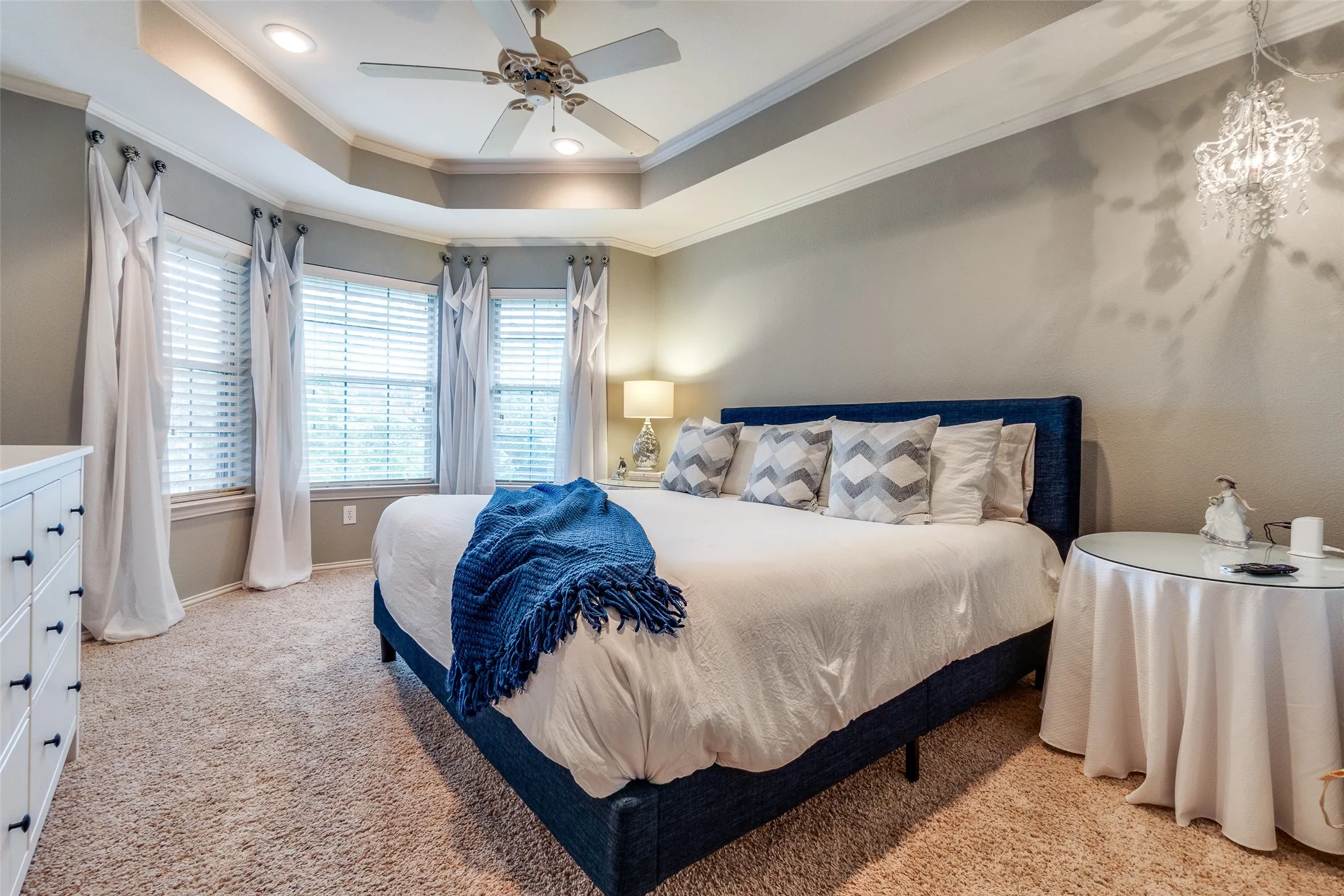 Single Family Residence For Sale in Dallas County , 9352 Stratford Way, Dallas, Texas 75220, 3 Bedroom, 3 Bathroom, 2 Garage spaces, 2,837 Sqft, built in 1997, mls#21407831, Real Estate Agent in Dallas, Homes For Sale in Dallas county, Homes For Sale in Dallas, Realtor in Dallas Texas, Real Estate Brokerage Independent Realty Texas, Luminita Cordes Realtor