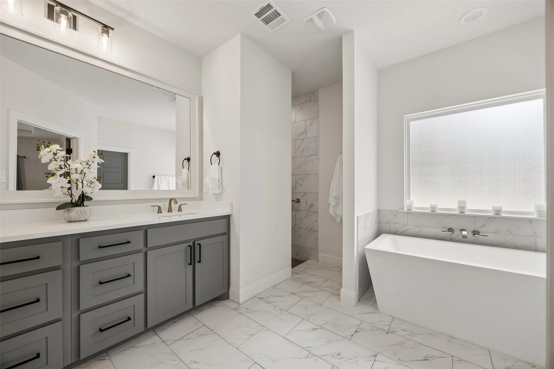 Single Family Residence For Sale in Parker County , 236 Belmont Drive, Willow Park, Texas 76087, 6 Bedroom, 4 Bathroom, 2 Garage spaces, 2,502 Sqft, built in 2022, mls#21405804, Real Estate Agent in Willow Park, Homes For Sale in Parker county, Homes For Sale in Willow Park, Realtor in Willow Park Texas, Real Estate Brokerage Independent Realty Texas, Luminita Cordes Realtor