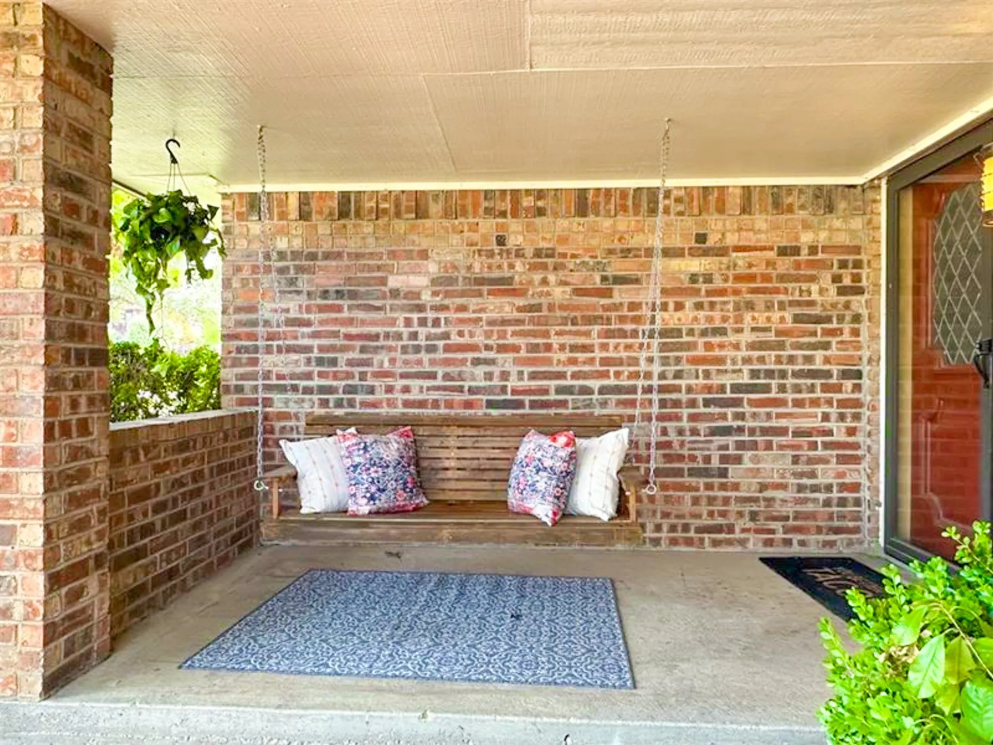Single Family Residence For Rent in Rockwall County , 407 Shoretrail Drive, Rockwall, Texas 75087, 3 Bedroom, 2 Bathroom, 2 Garage spaces, 2,067 Sqft, built in 1982, mls#21407206, Real Estate Agent in Rockwall, Homes For Rent in Rockwall county, Homes For Rent in Rockwall, Realtor in Rockwall Texas, Real Estate Brokerage Independent Realty Texas, Luminita Cordes Realtor