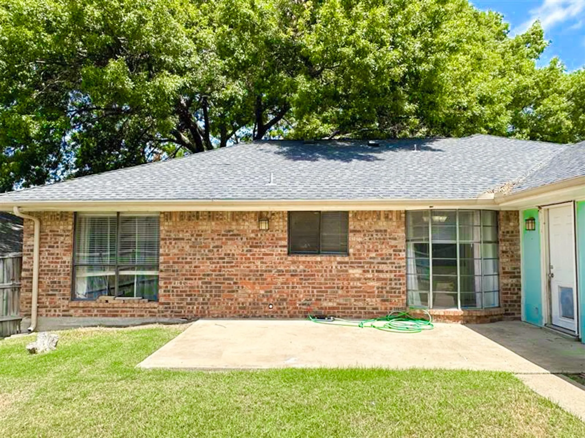 Single Family Residence For Rent in Rockwall County , 407 Shoretrail Drive, Rockwall, Texas 75087, 3 Bedroom, 2 Bathroom, 2 Garage spaces, 2,067 Sqft, built in 1982, mls#21407206, Real Estate Agent in Rockwall, Homes For Rent in Rockwall county, Homes For Rent in Rockwall, Realtor in Rockwall Texas, Real Estate Brokerage Independent Realty Texas, Luminita Cordes Realtor