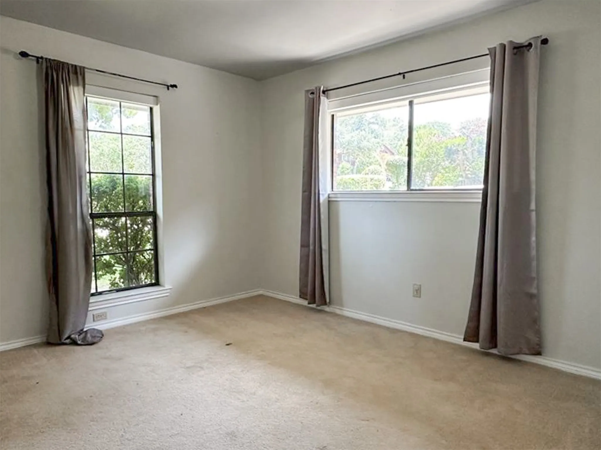 Single Family Residence For Rent in Rockwall County , 407 Shoretrail Drive, Rockwall, Texas 75087, 3 Bedroom, 2 Bathroom, 2 Garage spaces, 2,067 Sqft, built in 1982, mls#21407206, Real Estate Agent in Rockwall, Homes For Rent in Rockwall county, Homes For Rent in Rockwall, Realtor in Rockwall Texas, Real Estate Brokerage Independent Realty Texas, Luminita Cordes Realtor