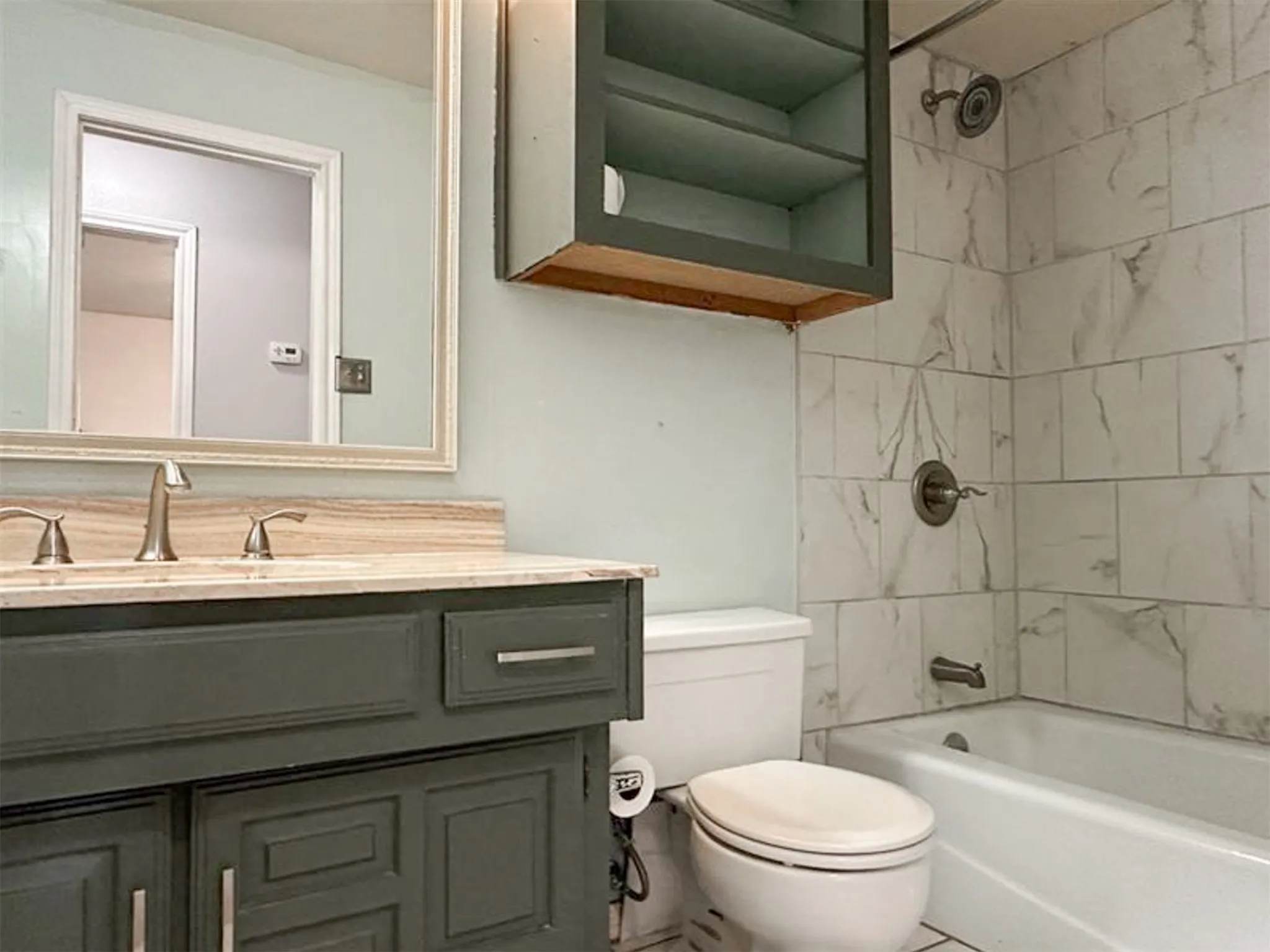 Single Family Residence For Rent in Rockwall County , 407 Shoretrail Drive, Rockwall, Texas 75087, 3 Bedroom, 2 Bathroom, 2 Garage spaces, 2,067 Sqft, built in 1982, mls#21407206, Real Estate Agent in Rockwall, Homes For Rent in Rockwall county, Homes For Rent in Rockwall, Realtor in Rockwall Texas, Real Estate Brokerage Independent Realty Texas, Luminita Cordes Realtor