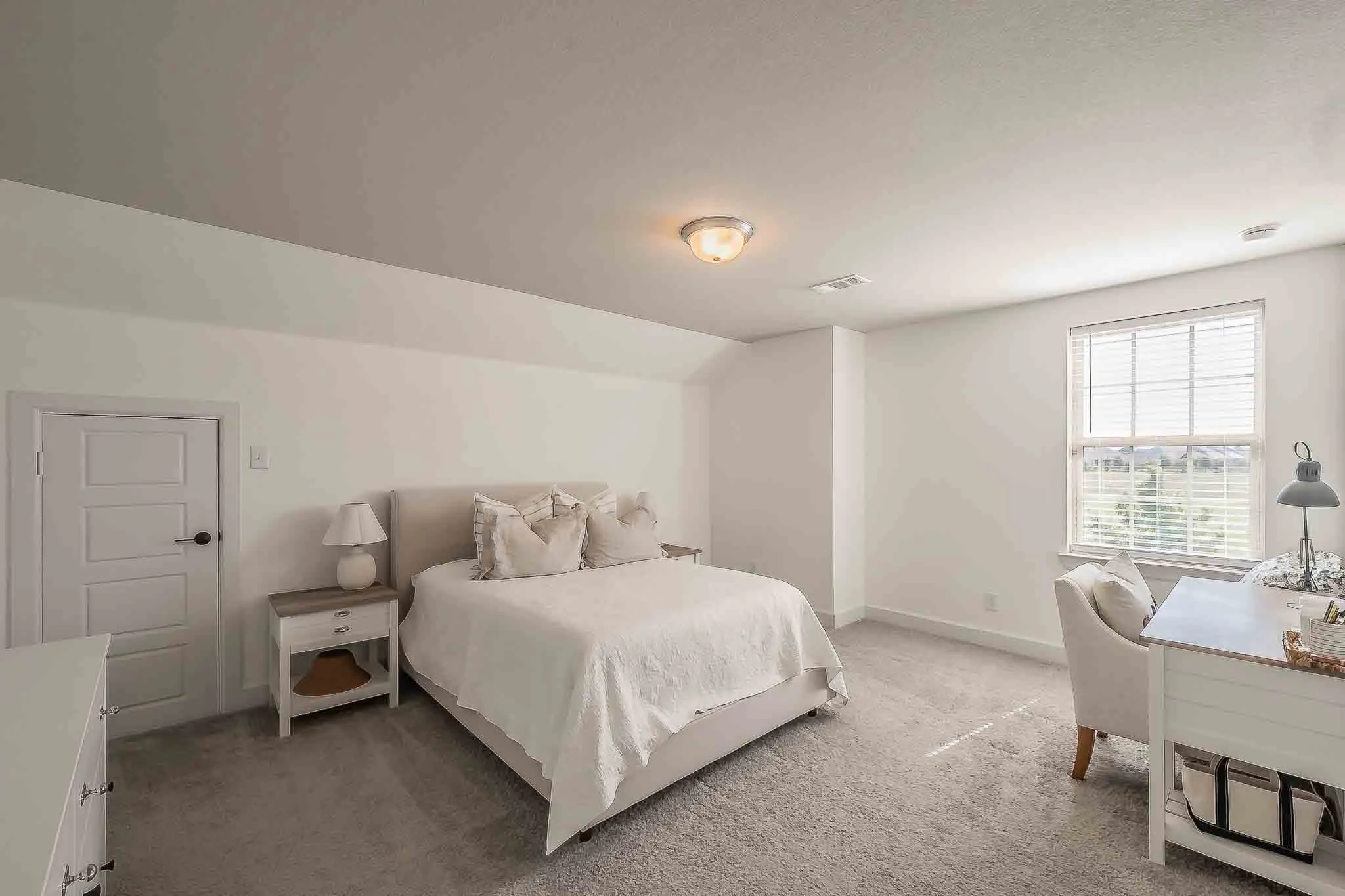 Single Family Residence For Sale in Tarrant County , 6220 Tavolo Parkway, Fort Worth, Texas 76123, 4 Bedroom, 4 Bathroom, 3 Garage spaces, 3,330 Sqft, built in 2020, mls#21407778, Real Estate Agent in Fort Worth, Homes For Sale in Tarrant county, Homes For Sale in Fort Worth, Realtor in Fort Worth Texas, Real Estate Brokerage Independent Realty Texas, Luminita Cordes Realtor