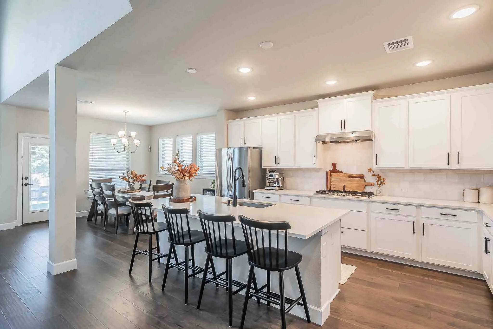 Single Family Residence For Sale in Tarrant County , 6220 Tavolo Parkway, Fort Worth, Texas 76123, 4 Bedroom, 4 Bathroom, 3 Garage spaces, 3,330 Sqft, built in 2020, mls#21407778, Real Estate Agent in Fort Worth, Homes For Sale in Tarrant county, Homes For Sale in Fort Worth, Realtor in Fort Worth Texas, Real Estate Brokerage Independent Realty Texas, Luminita Cordes Realtor