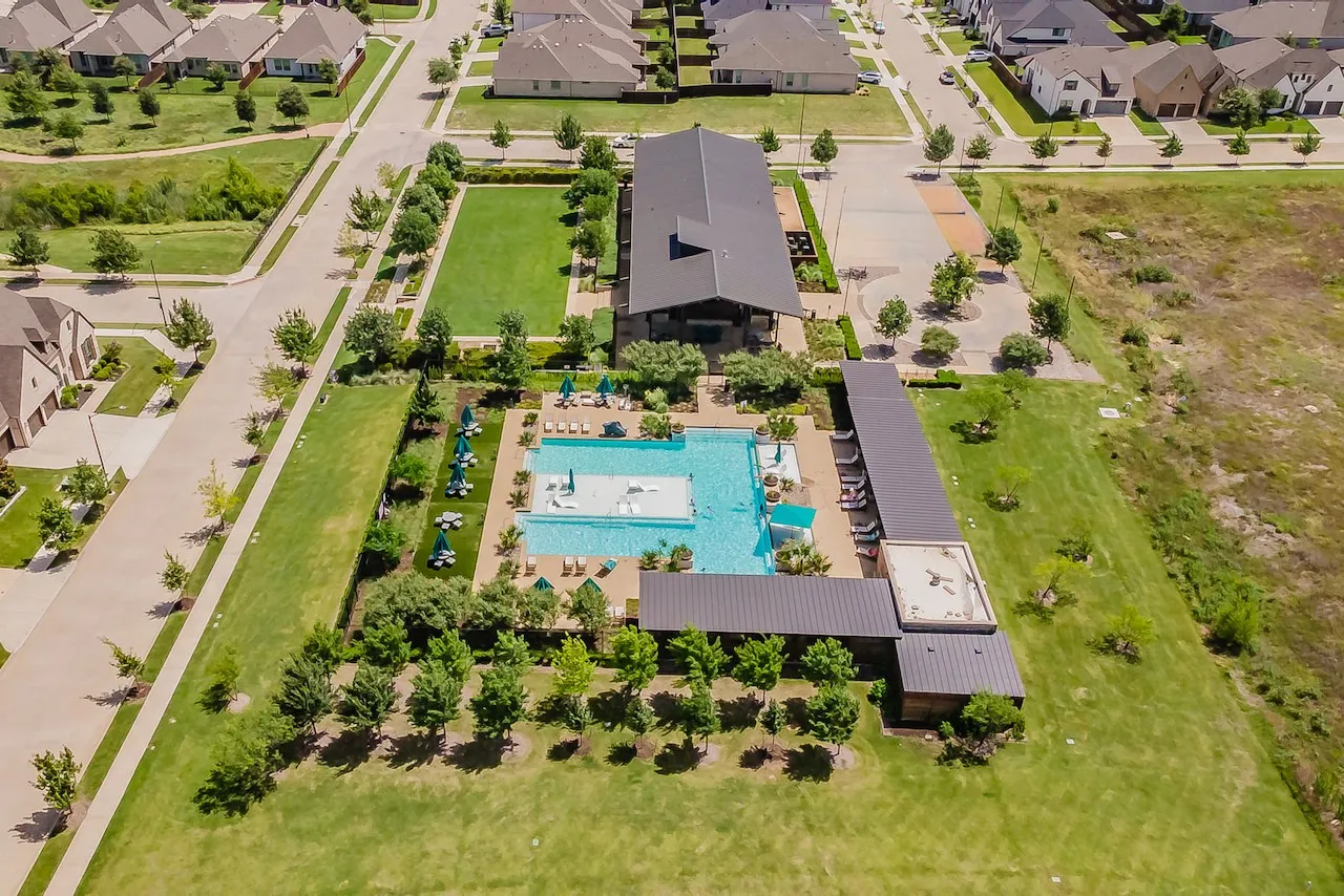 Tavolo Park Resort Style Pool and Amenity Center