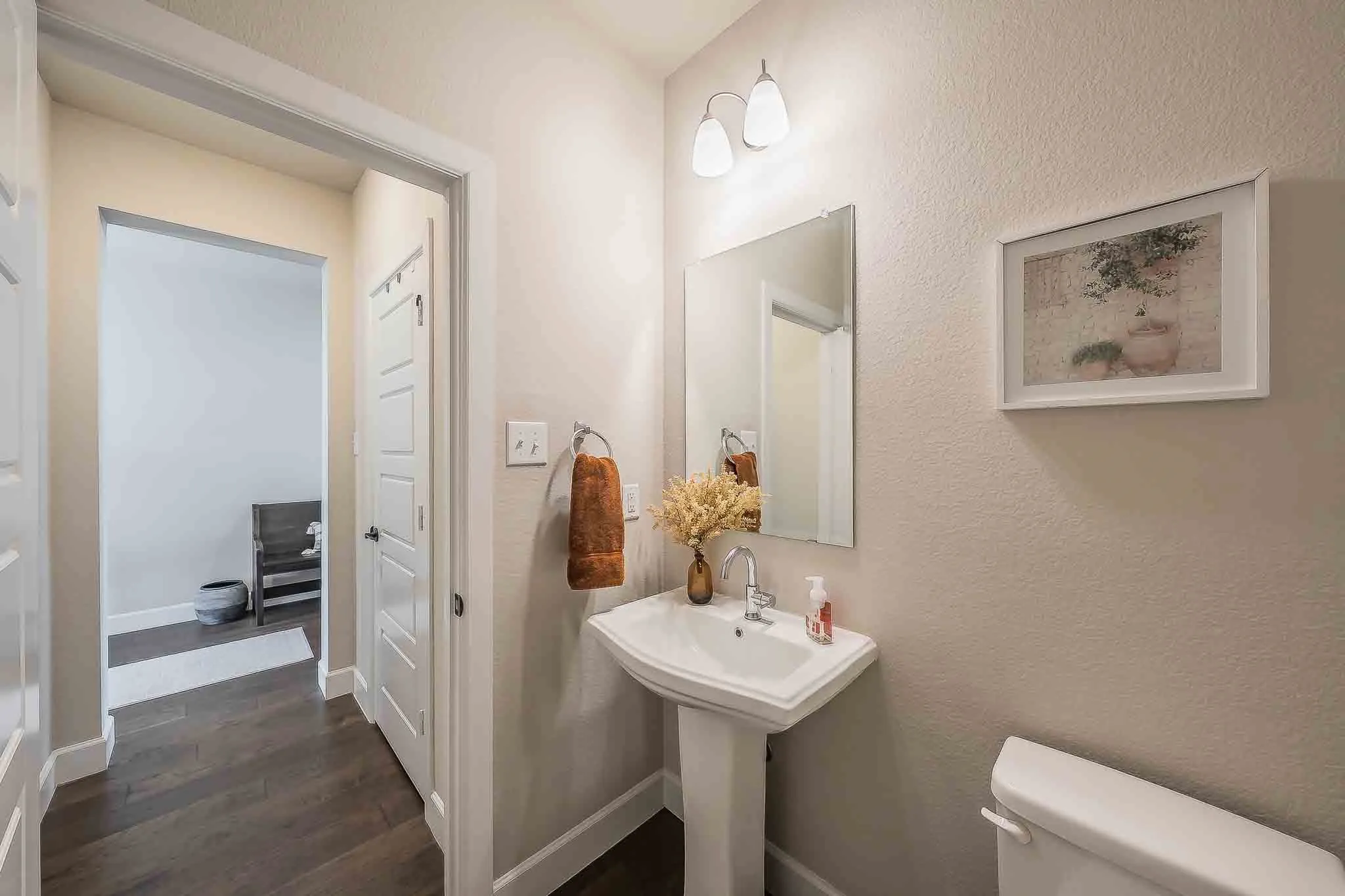 Powder Bath off Front Entry