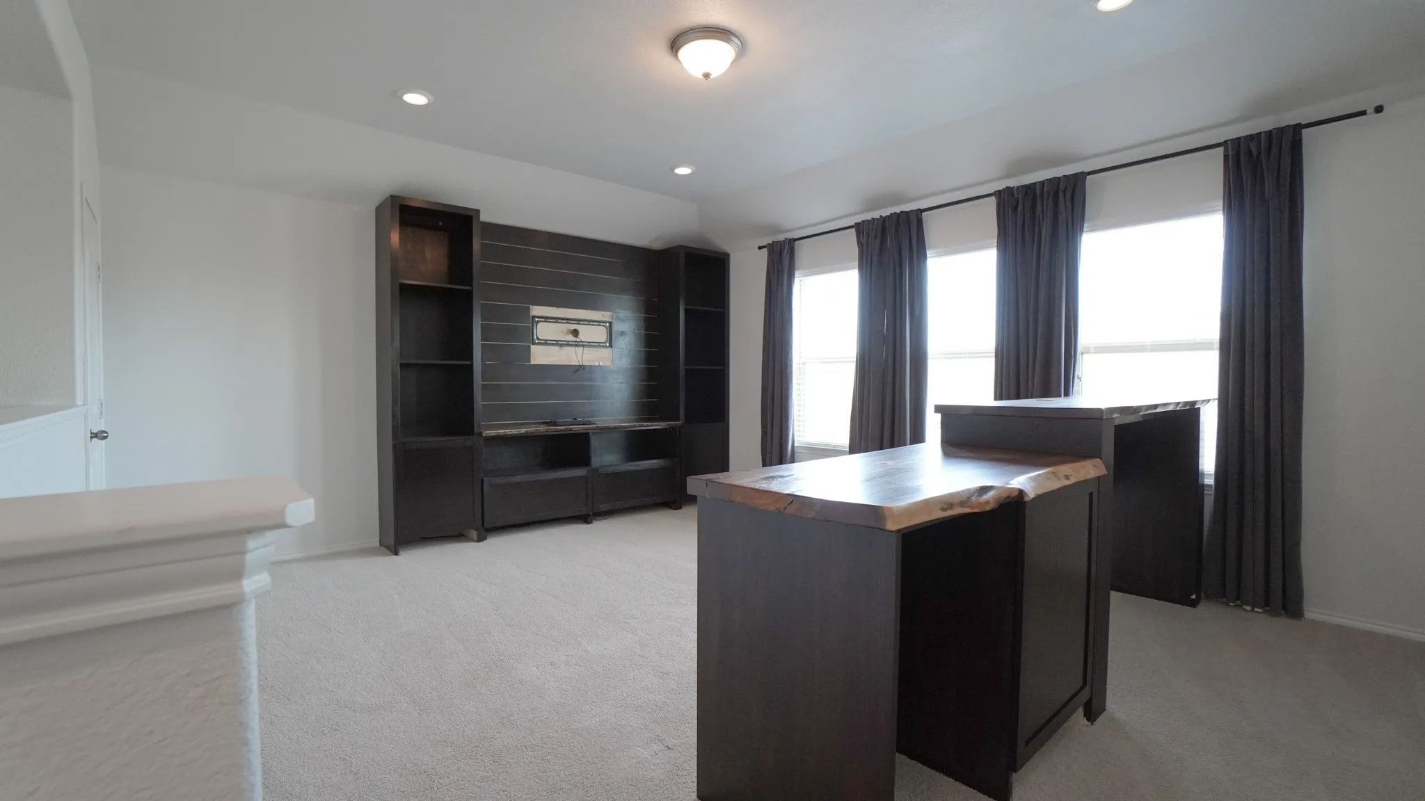 Single Family Residence For Rent in Rockwall County , 239 Oxford Drive, Fate, Texas 75189, 4 Bedroom, 3 Bathroom, 2 Garage spaces, 2,380 Sqft, built in 2016, mls#21407129, Real Estate Agent in Fate, Homes For Rent in Rockwall county, Homes For Rent in Fate, Realtor in Fate Texas, Real Estate Brokerage Independent Realty Texas, Luminita Cordes Realtor