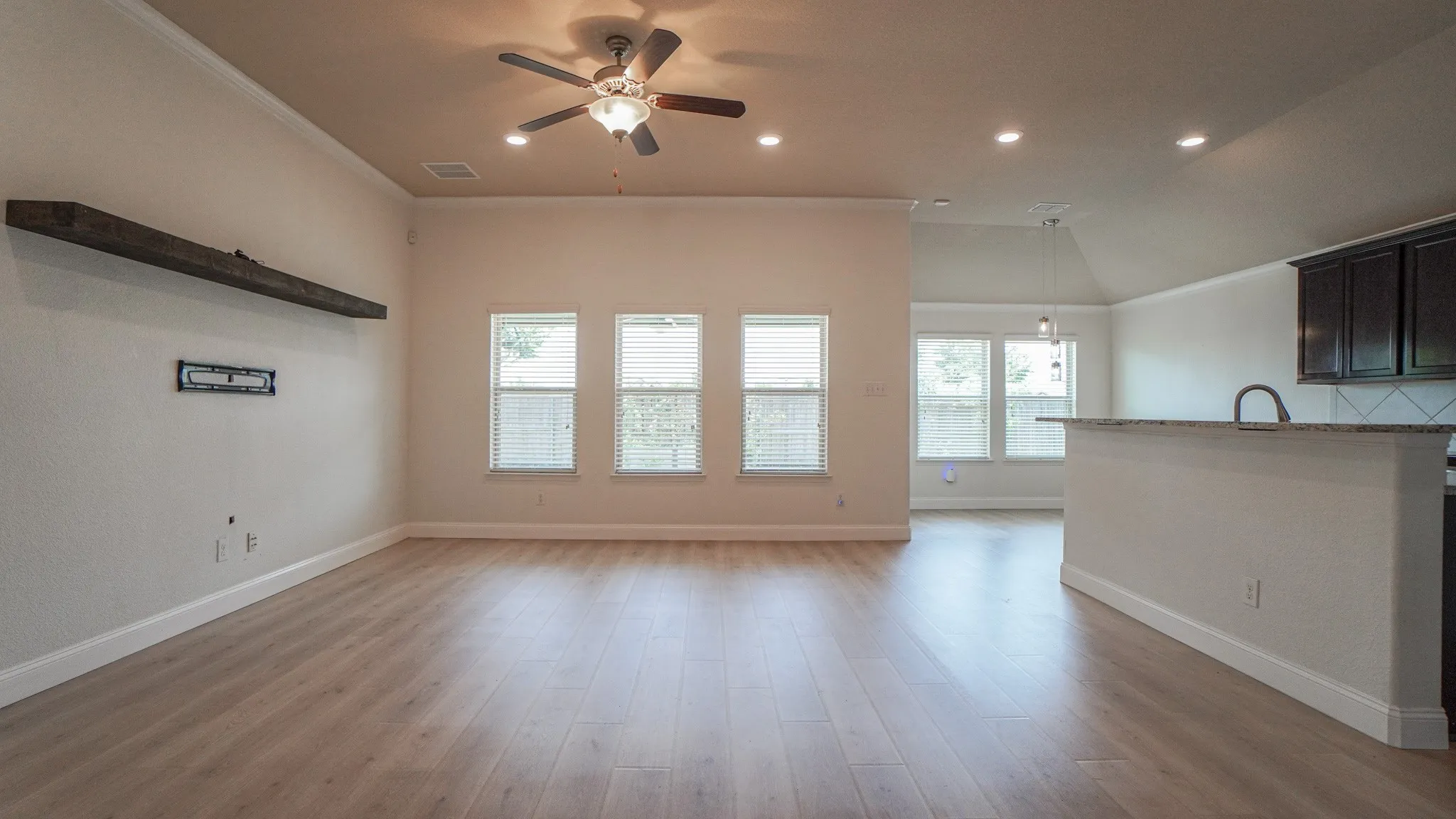 Single Family Residence For Rent in Rockwall County , 239 Oxford Drive, Fate, Texas 75189, 4 Bedroom, 3 Bathroom, 2 Garage spaces, 2,380 Sqft, built in 2016, mls#21407129, Real Estate Agent in Fate, Homes For Rent in Rockwall county, Homes For Rent in Fate, Realtor in Fate Texas, Real Estate Brokerage Independent Realty Texas, Luminita Cordes Realtor