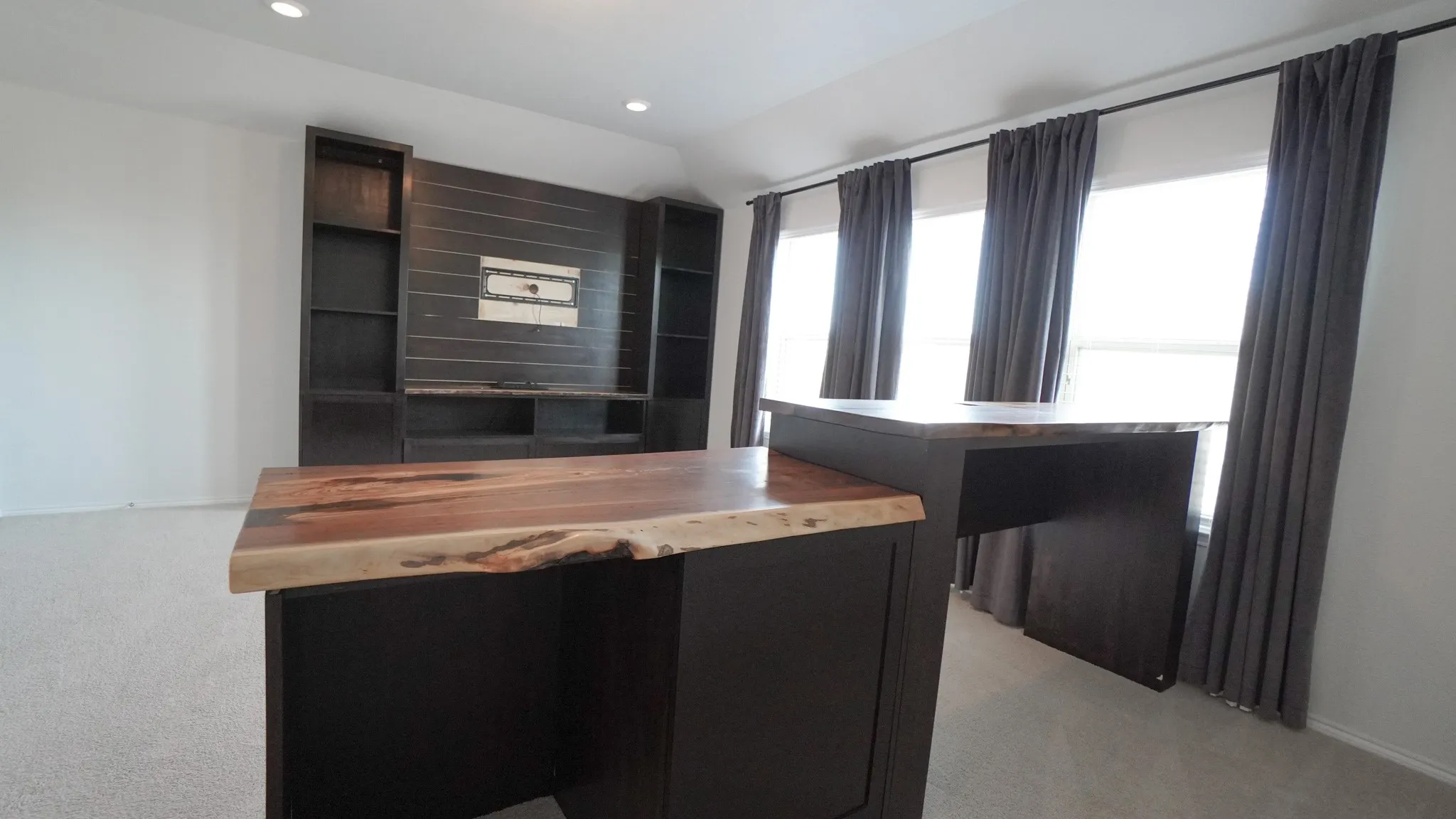 Single Family Residence For Rent in Rockwall County , 239 Oxford Drive, Fate, Texas 75189, 4 Bedroom, 3 Bathroom, 2 Garage spaces, 2,380 Sqft, built in 2016, mls#21407129, Real Estate Agent in Fate, Homes For Rent in Rockwall county, Homes For Rent in Fate, Realtor in Fate Texas, Real Estate Brokerage Independent Realty Texas, Luminita Cordes Realtor