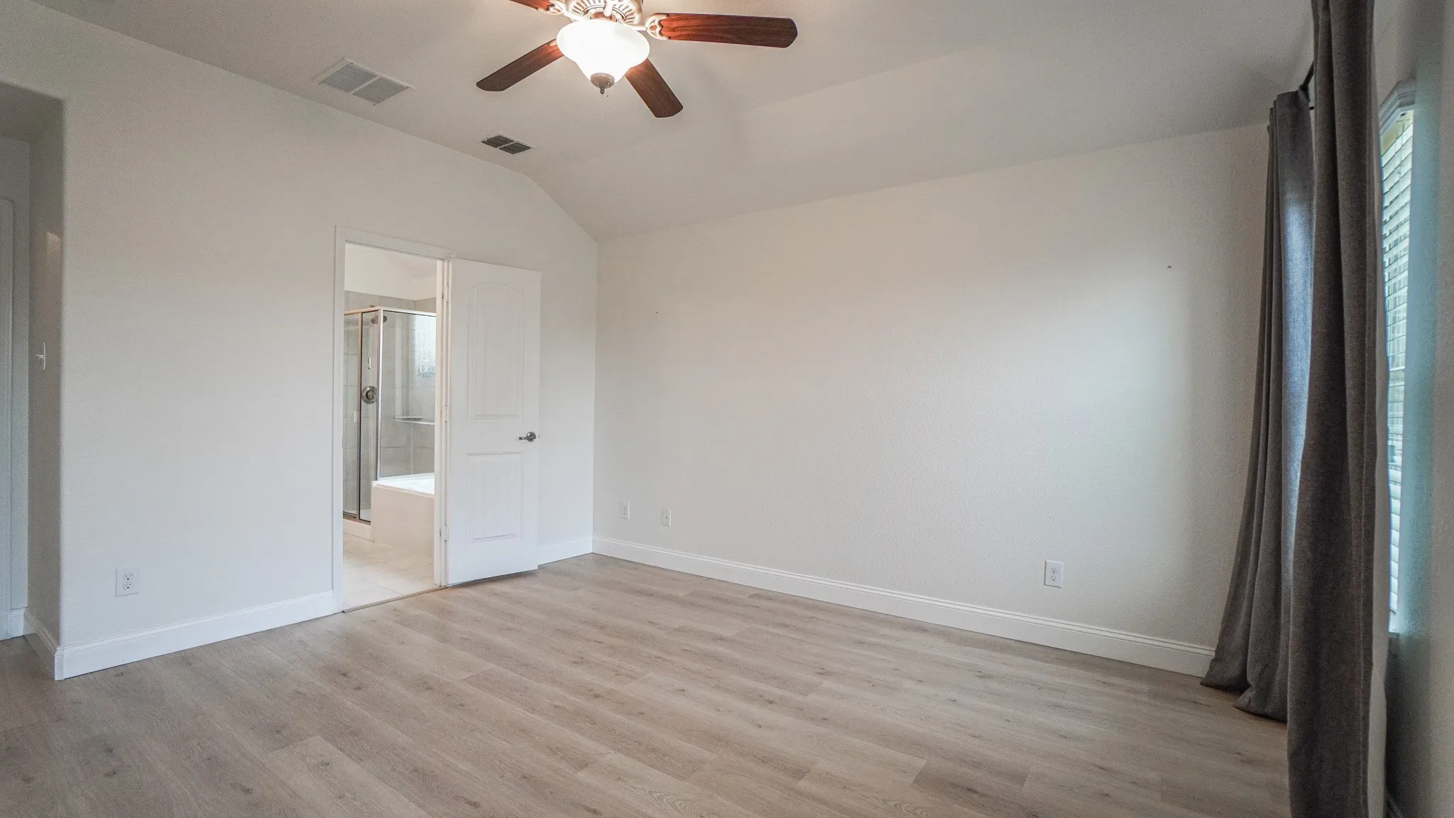 Single Family Residence For Rent in Rockwall County , 239 Oxford Drive, Fate, Texas 75189, 4 Bedroom, 3 Bathroom, 2 Garage spaces, 2,380 Sqft, built in 2016, mls#21407129, Real Estate Agent in Fate, Homes For Rent in Rockwall county, Homes For Rent in Fate, Realtor in Fate Texas, Real Estate Brokerage Independent Realty Texas, Luminita Cordes Realtor