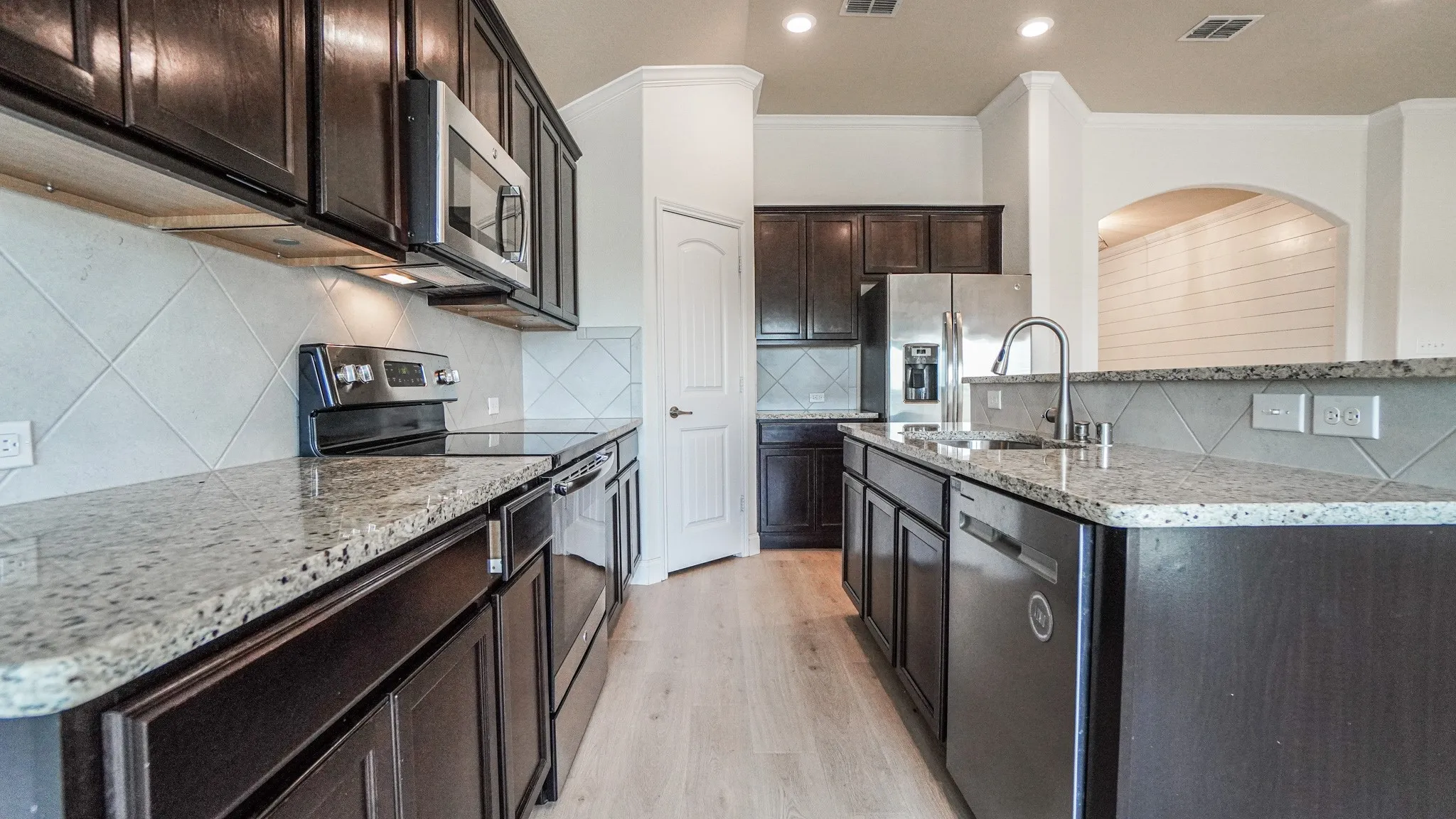 Single Family Residence For Rent in Rockwall County , 239 Oxford Drive, Fate, Texas 75189, 4 Bedroom, 3 Bathroom, 2 Garage spaces, 2,380 Sqft, built in 2016, mls#21407129, Real Estate Agent in Fate, Homes For Rent in Rockwall county, Homes For Rent in Fate, Realtor in Fate Texas, Real Estate Brokerage Independent Realty Texas, Luminita Cordes Realtor