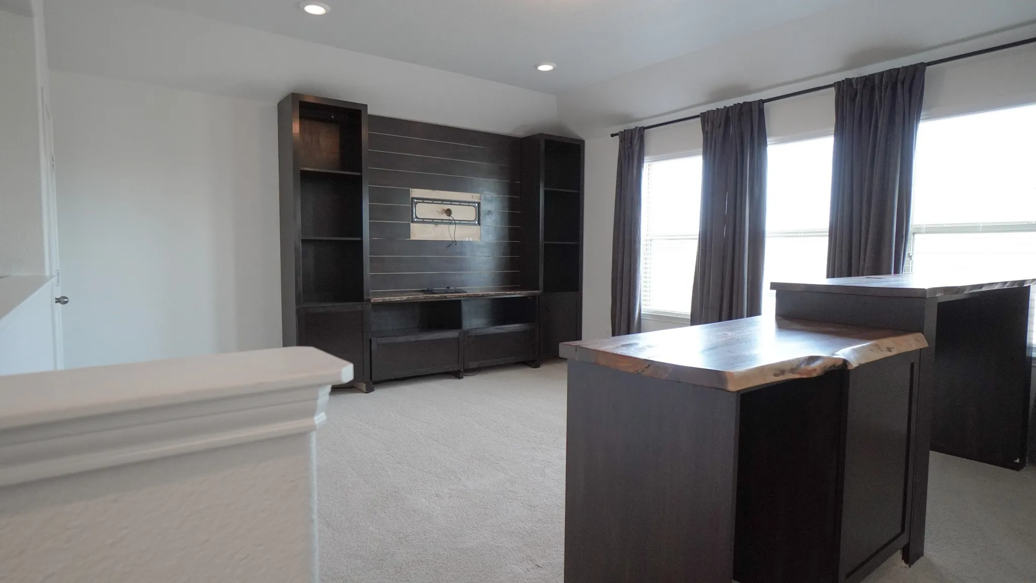 Single Family Residence For Rent in Rockwall County , 239 Oxford Drive, Fate, Texas 75189, 4 Bedroom, 3 Bathroom, 2 Garage spaces, 2,380 Sqft, built in 2016, mls#21407129, Real Estate Agent in Fate, Homes For Rent in Rockwall county, Homes For Rent in Fate, Realtor in Fate Texas, Real Estate Brokerage Independent Realty Texas, Luminita Cordes Realtor