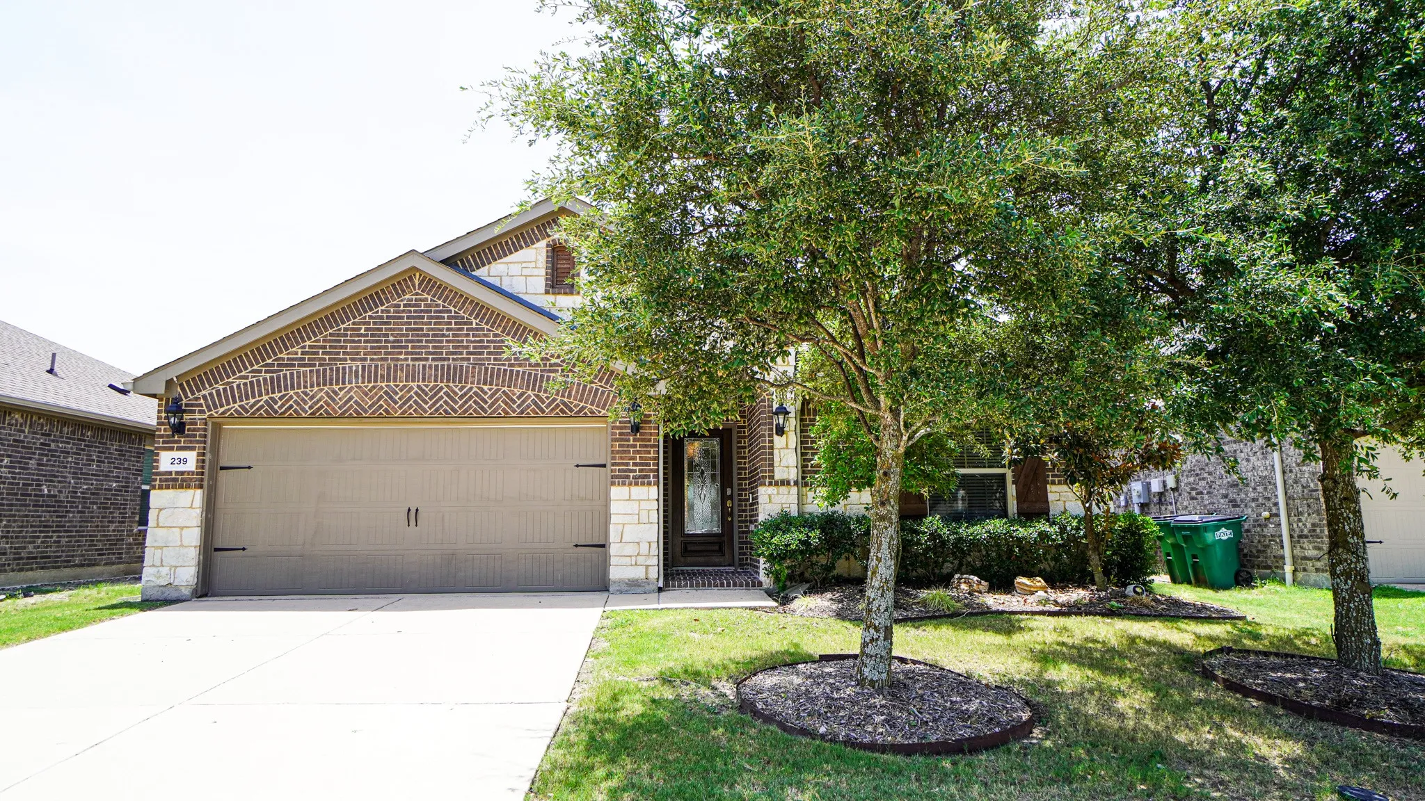 Single Family Residence For Rent in Rockwall County , 239 Oxford Drive, Fate, Texas 75189, 4 Bedroom, 3 Bathroom, 2 Garage spaces, 2,380 Sqft, built in 2016, mls#21407129, Real Estate Agent in Fate, Homes For Rent in Rockwall county, Homes For Rent in Fate, Realtor in Fate Texas, Real Estate Brokerage Independent Realty Texas, Luminita Cordes Realtor
