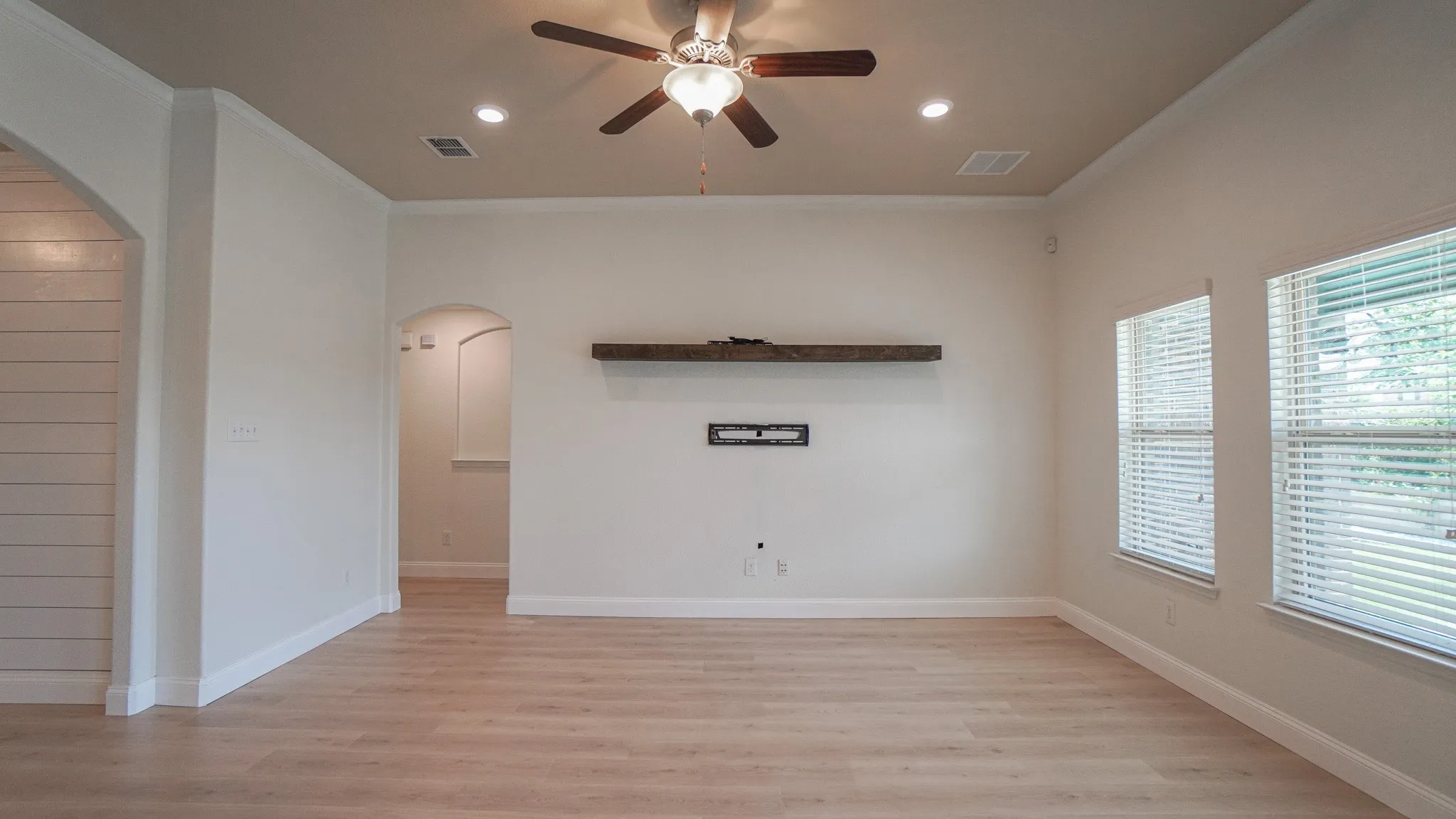Single Family Residence For Rent in Rockwall County , 239 Oxford Drive, Fate, Texas 75189, 4 Bedroom, 3 Bathroom, 2 Garage spaces, 2,380 Sqft, built in 2016, mls#21407129, Real Estate Agent in Fate, Homes For Rent in Rockwall county, Homes For Rent in Fate, Realtor in Fate Texas, Real Estate Brokerage Independent Realty Texas, Luminita Cordes Realtor