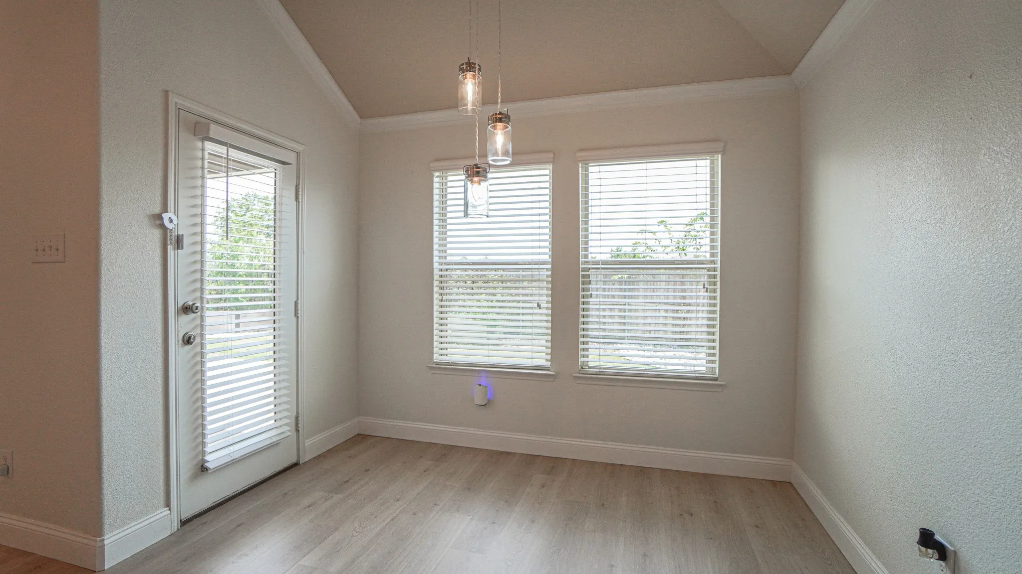 Single Family Residence For Rent in Rockwall County , 239 Oxford Drive, Fate, Texas 75189, 4 Bedroom, 3 Bathroom, 2 Garage spaces, 2,380 Sqft, built in 2016, mls#21407129, Real Estate Agent in Fate, Homes For Rent in Rockwall county, Homes For Rent in Fate, Realtor in Fate Texas, Real Estate Brokerage Independent Realty Texas, Luminita Cordes Realtor
