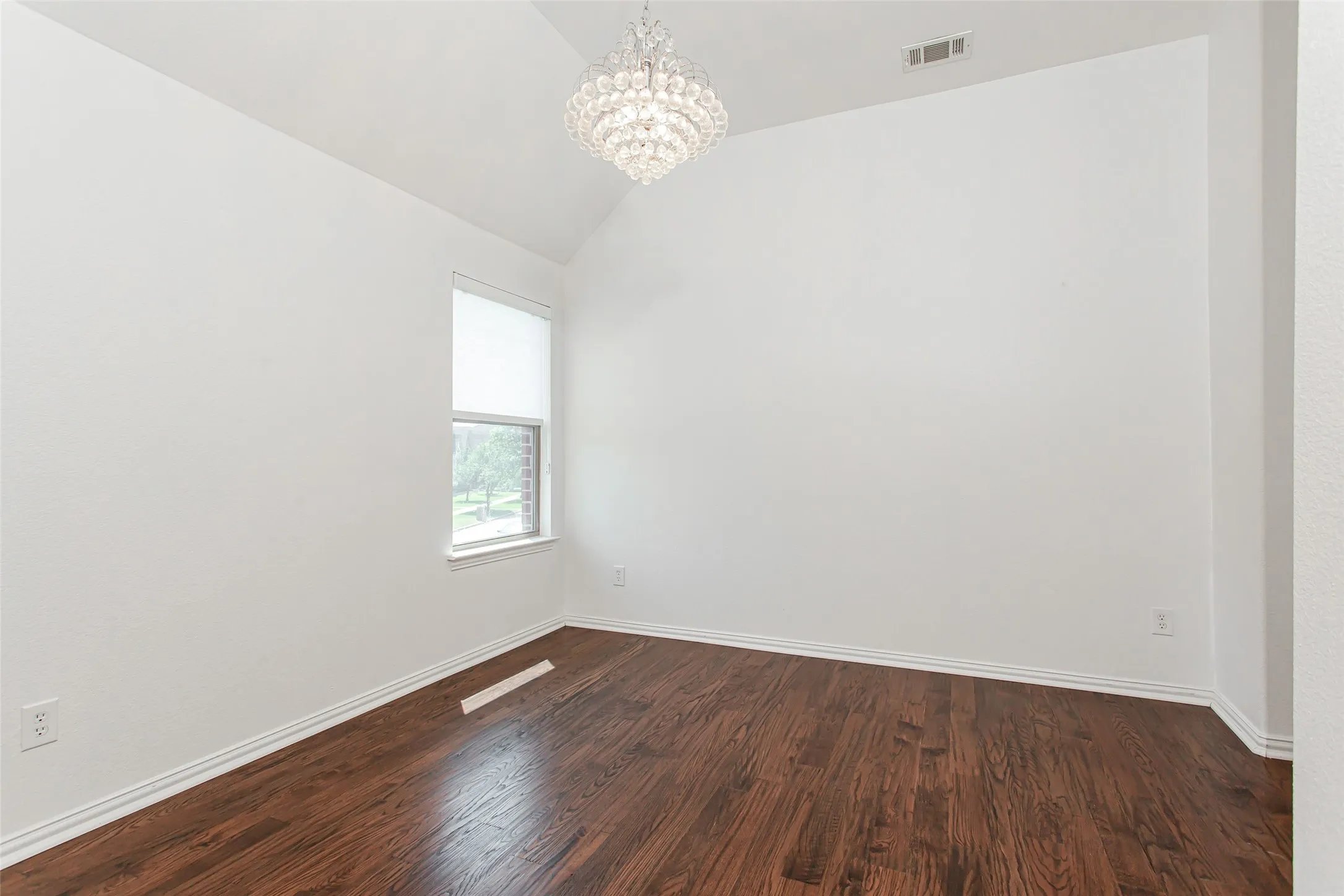 Single Family Residence For Rent in Denton County , 7417 Hidden Cove Lane, Frisco, Texas 75034, 6 Bedroom, 6 Bathroom, 2 Garage spaces, 4,715 Sqft, built in 2011, mls#21407960, Real Estate Agent in Frisco, Homes For Rent in Denton county, Homes For Rent in Frisco, Realtor in Frisco Texas, Real Estate Brokerage Independent Realty Texas, Luminita Cordes Realtor