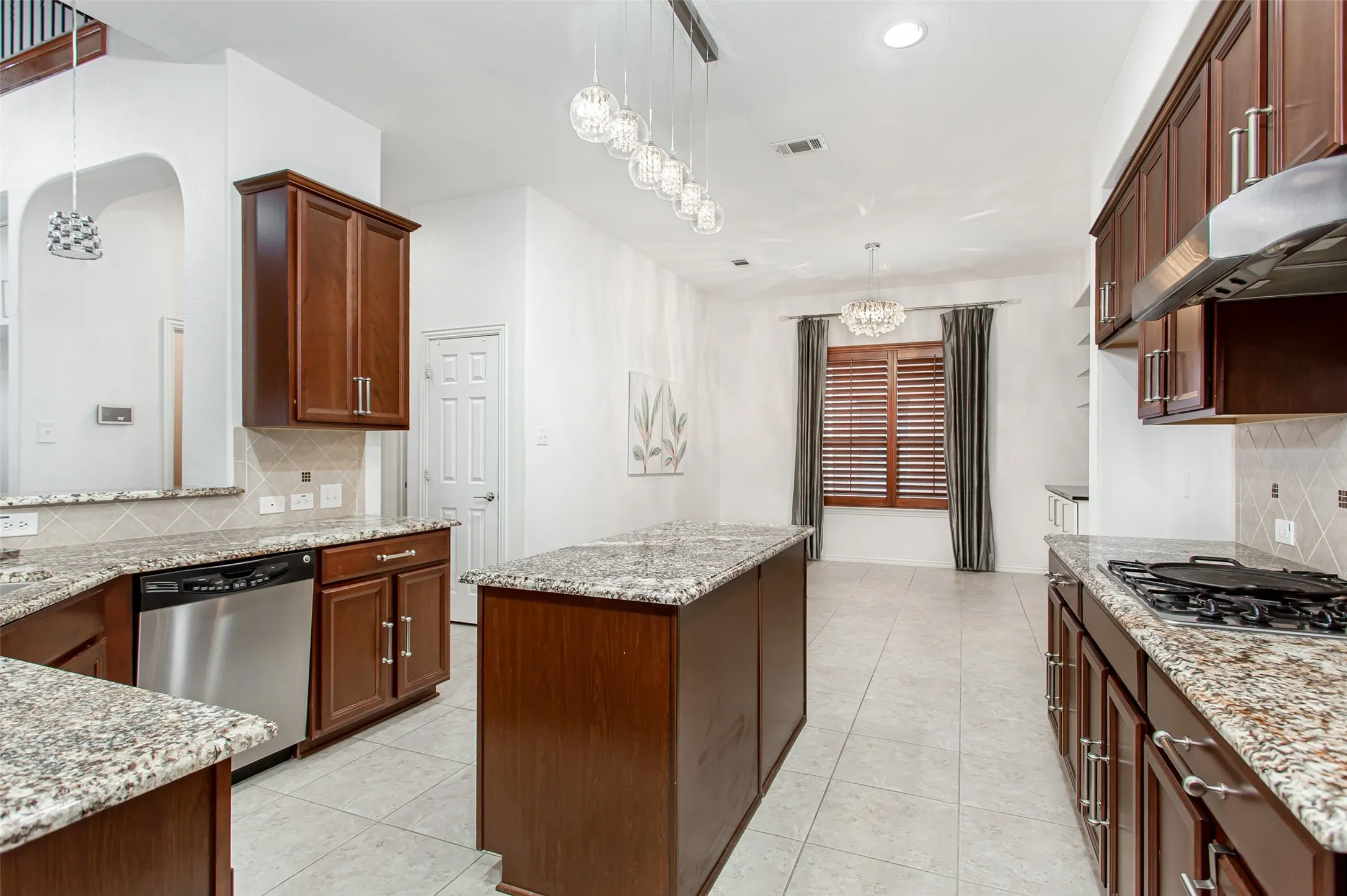 Single Family Residence For Rent in Denton County , 7417 Hidden Cove Lane, Frisco, Texas 75034, 6 Bedroom, 6 Bathroom, 2 Garage spaces, 4,715 Sqft, built in 2011, mls#21407960, Real Estate Agent in Frisco, Homes For Rent in Denton county, Homes For Rent in Frisco, Realtor in Frisco Texas, Real Estate Brokerage Independent Realty Texas, Luminita Cordes Realtor