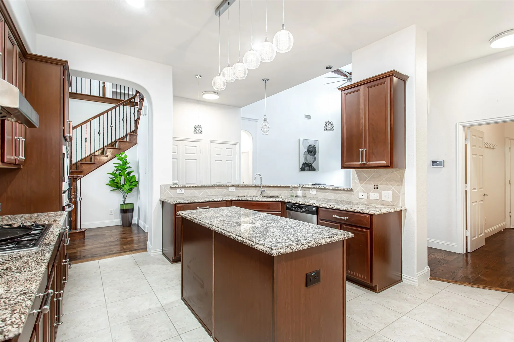 Single Family Residence For Rent in Denton County , 7417 Hidden Cove Lane, Frisco, Texas 75034, 6 Bedroom, 6 Bathroom, 2 Garage spaces, 4,715 Sqft, built in 2011, mls#21407960, Real Estate Agent in Frisco, Homes For Rent in Denton county, Homes For Rent in Frisco, Realtor in Frisco Texas, Real Estate Brokerage Independent Realty Texas, Luminita Cordes Realtor