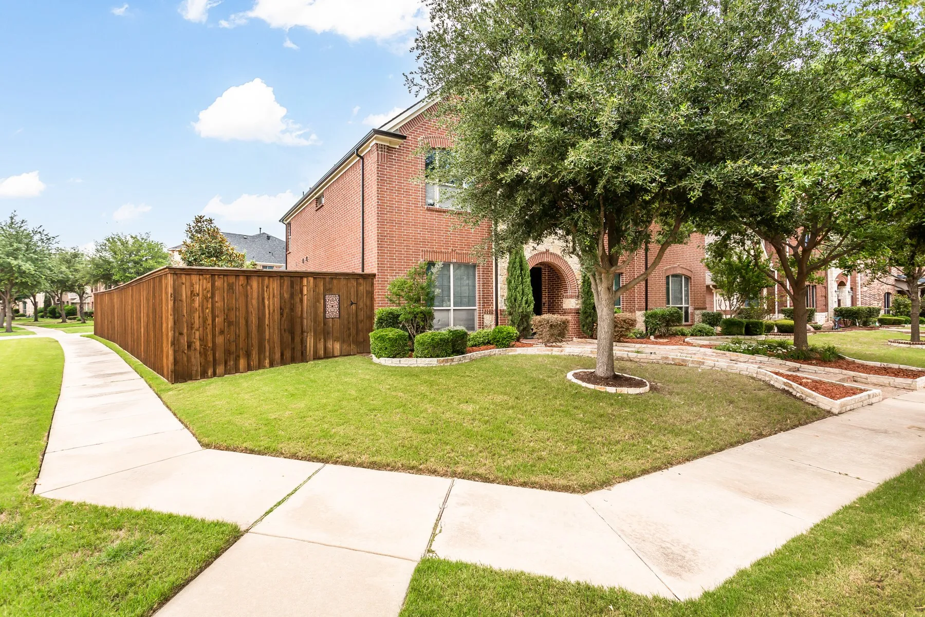 Single Family Residence For Rent in Denton County , 7417 Hidden Cove Lane, Frisco, Texas 75034, 6 Bedroom, 6 Bathroom, 2 Garage spaces, 4,715 Sqft, built in 2011, mls#21407960, Real Estate Agent in Frisco, Homes For Rent in Denton county, Homes For Rent in Frisco, Realtor in Frisco Texas, Real Estate Brokerage Independent Realty Texas, Luminita Cordes Realtor